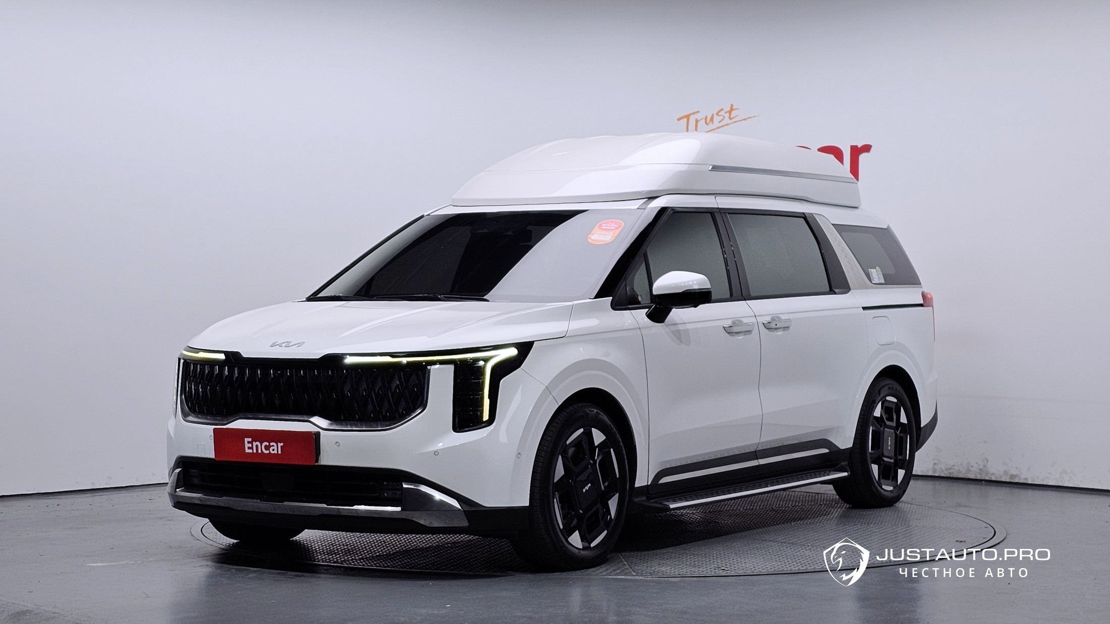 Автомобиль Kia Canival