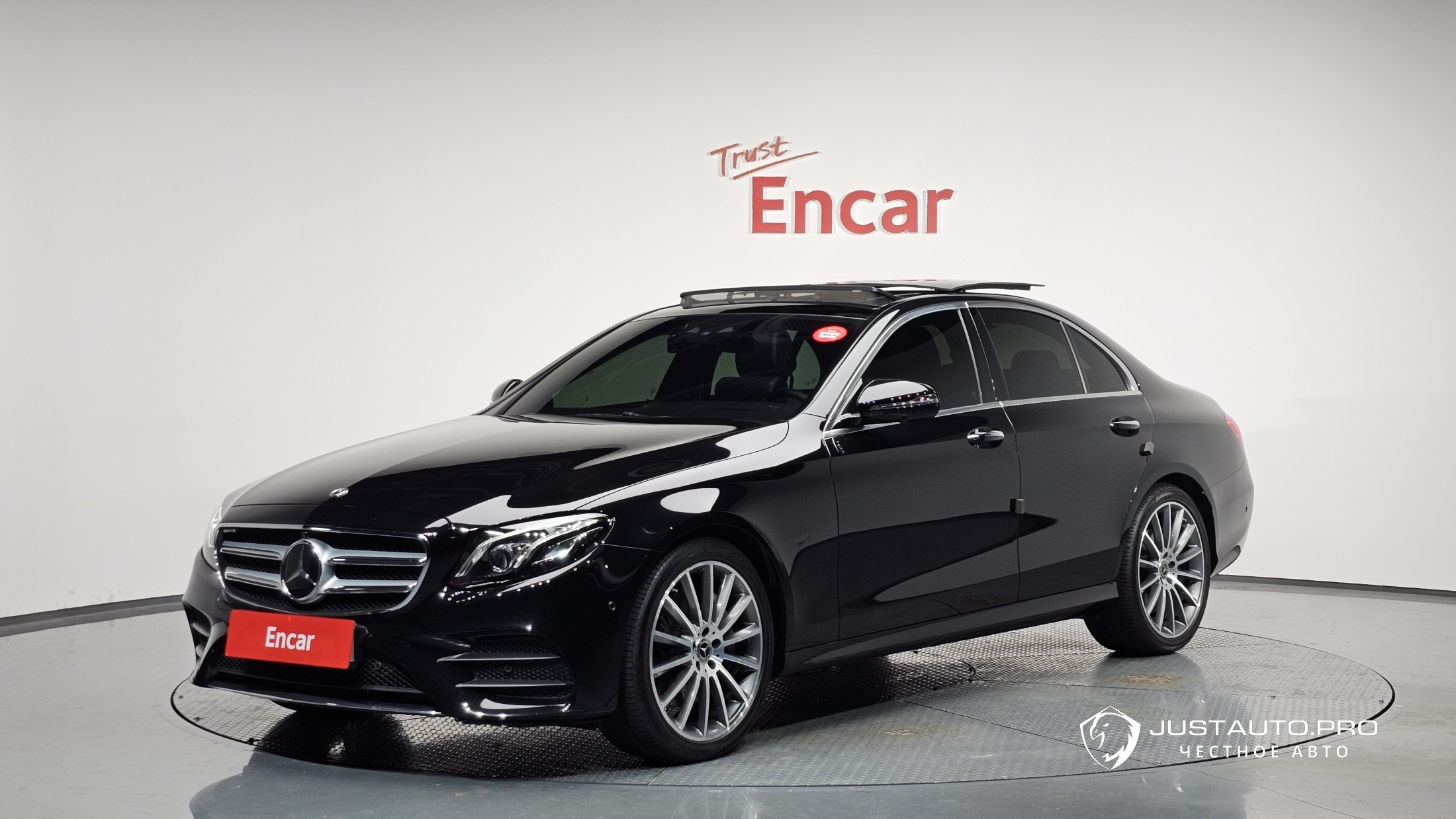 Автомобиль Mercedes-Benz E-Class