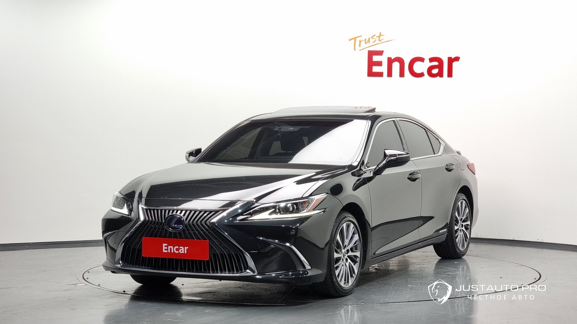 Автомобиль Lexus ES