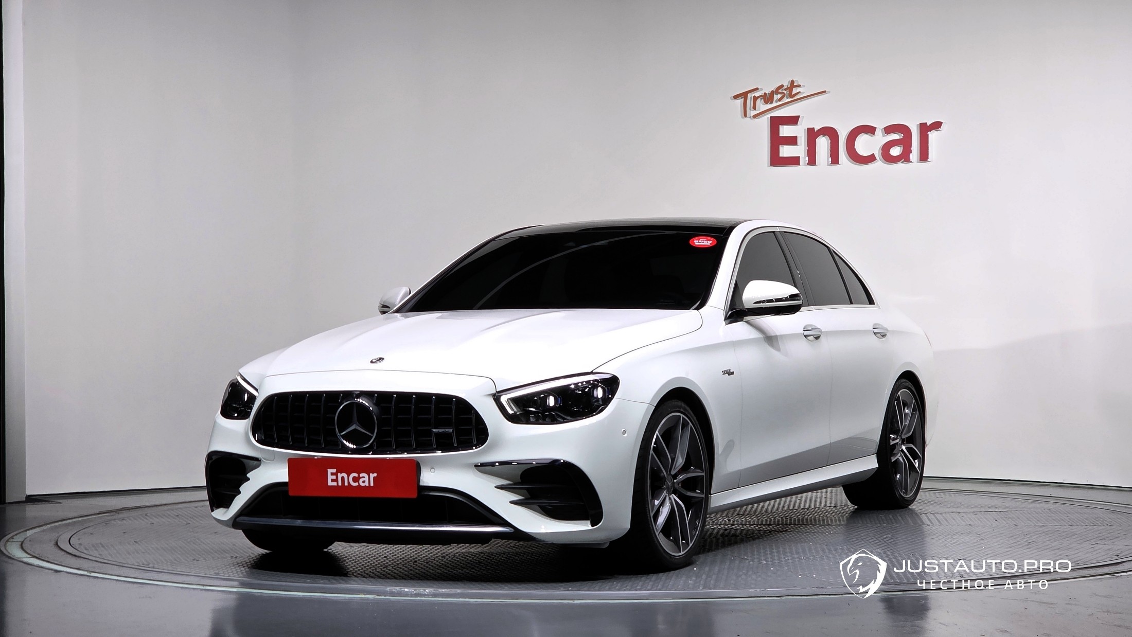 Автомобиль Mercedes-Benz E-Class