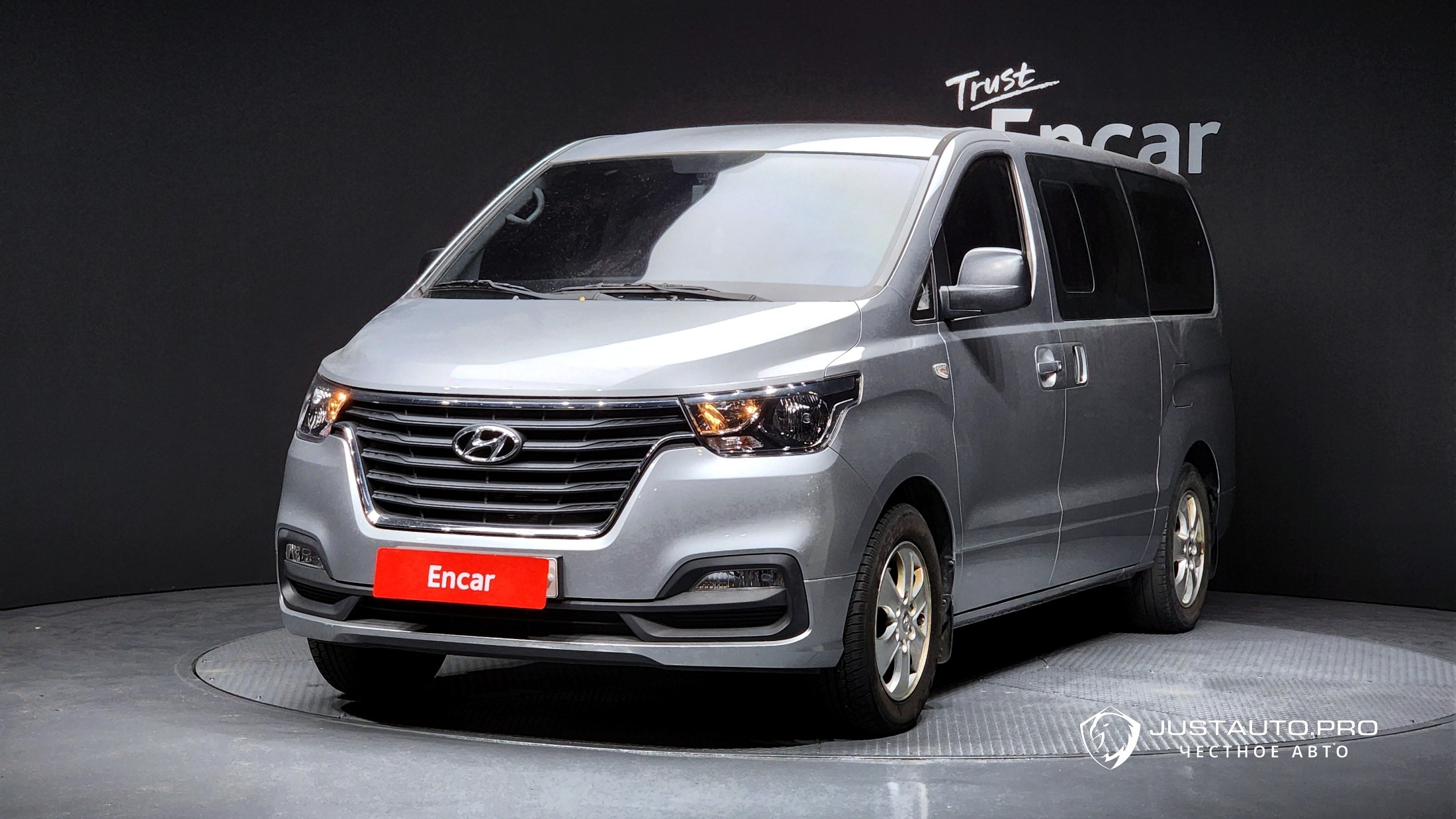 Автомобиль Hyundai Starex