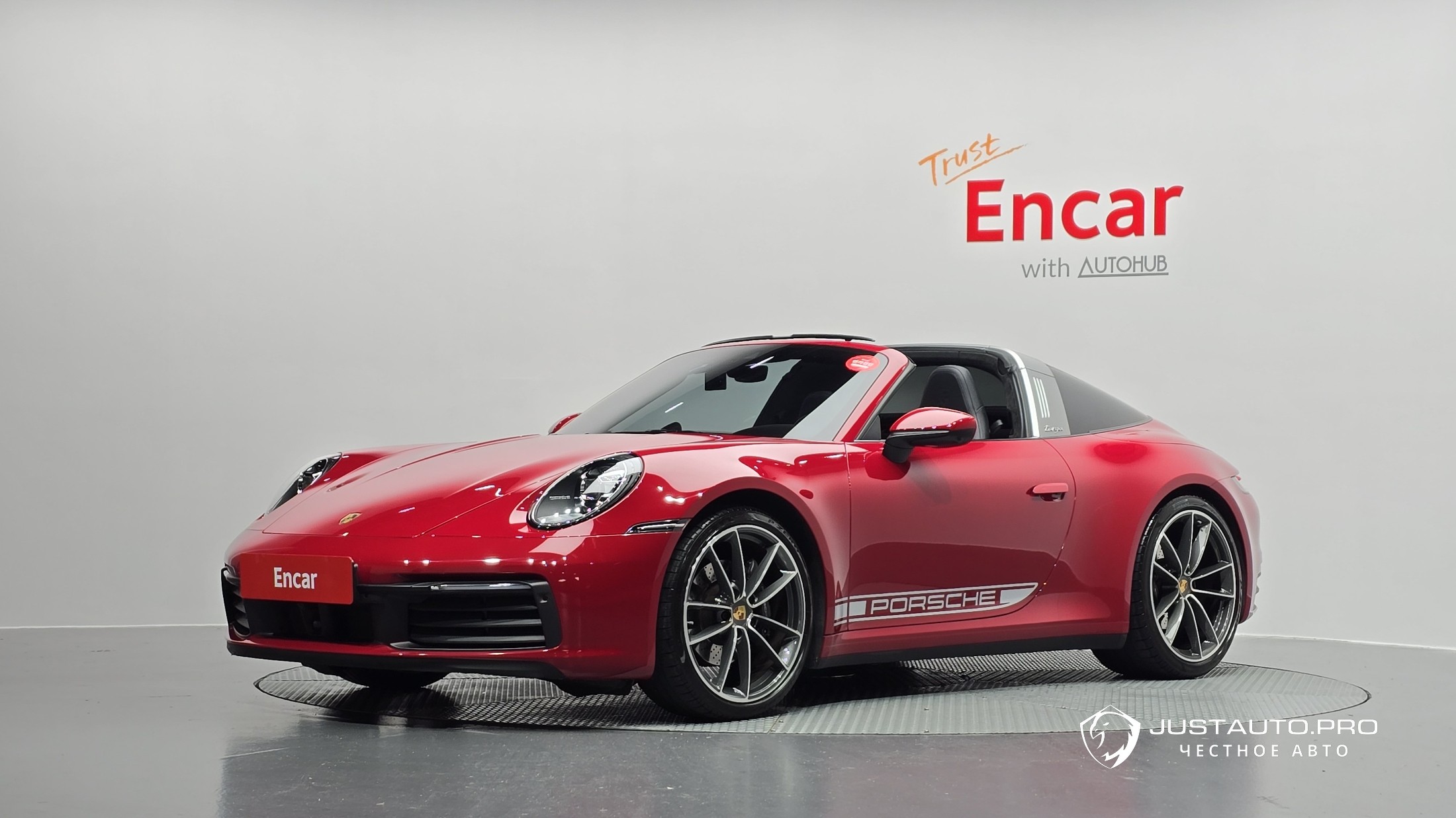 Автомобиль Porsche 911