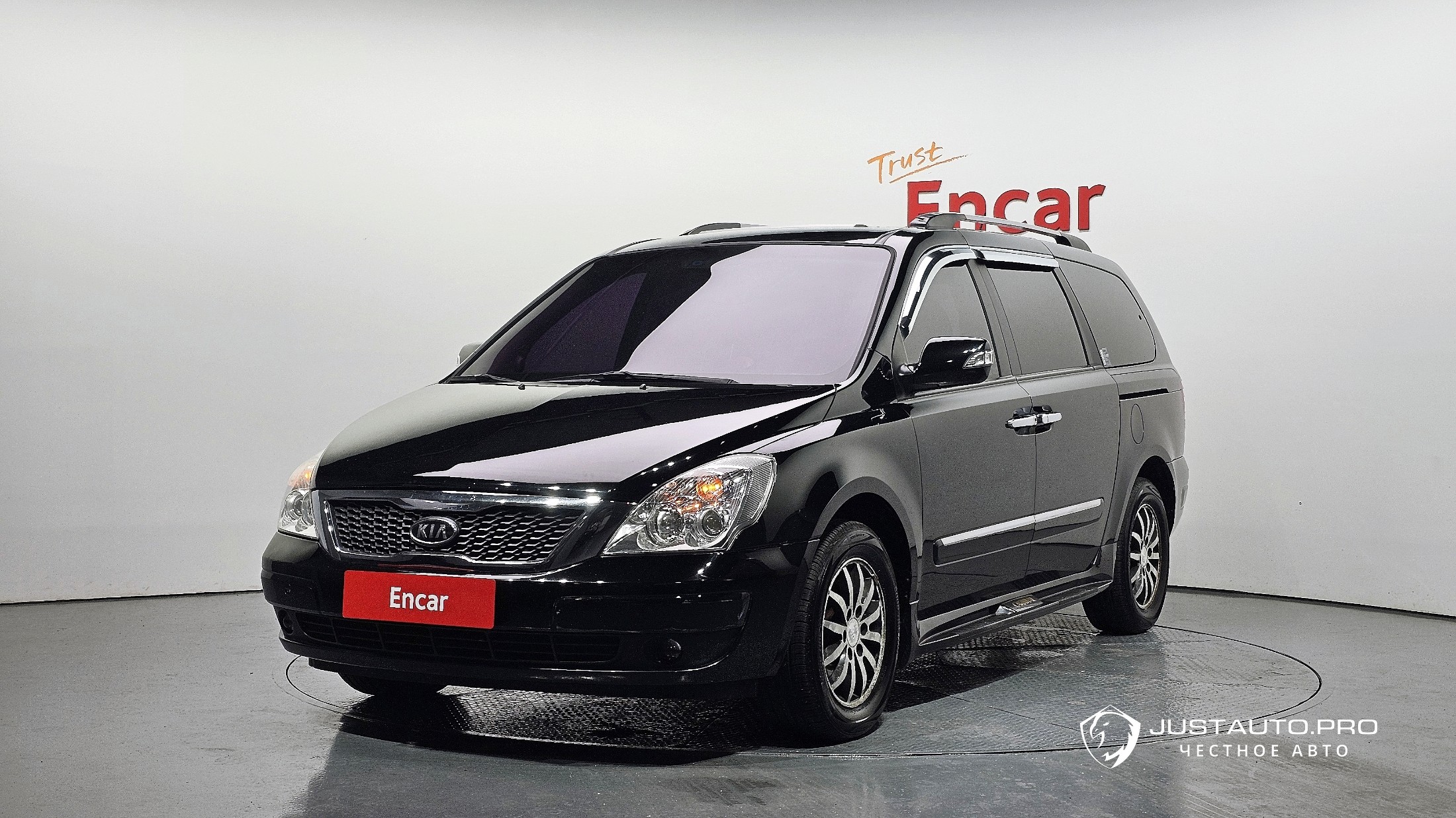 Автомобиль Kia Canival