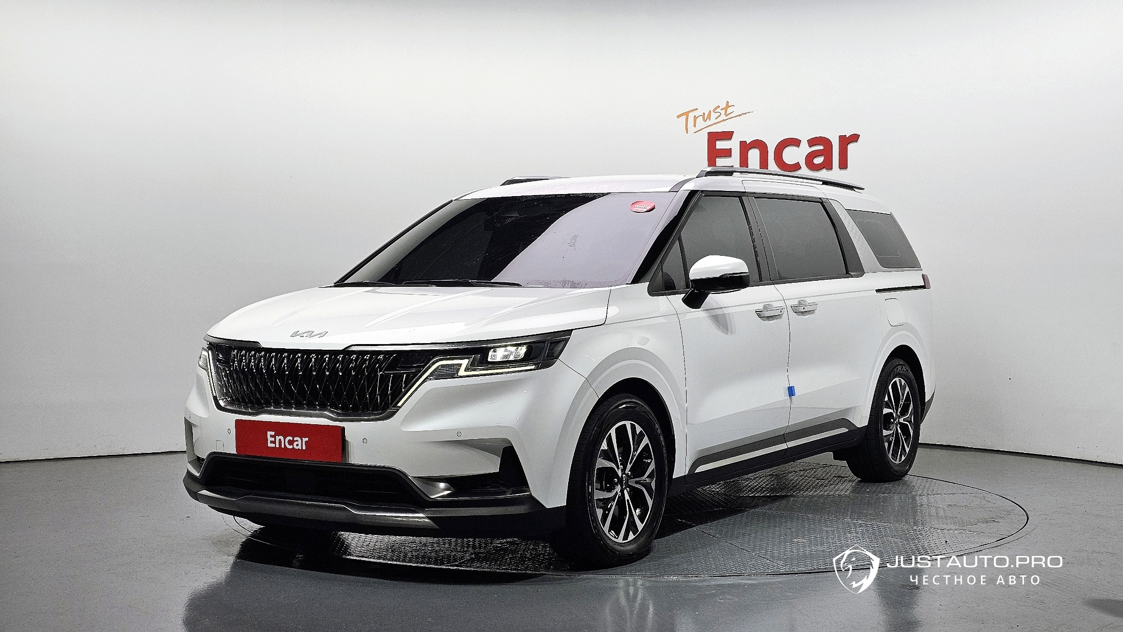 Автомобиль Kia Canival