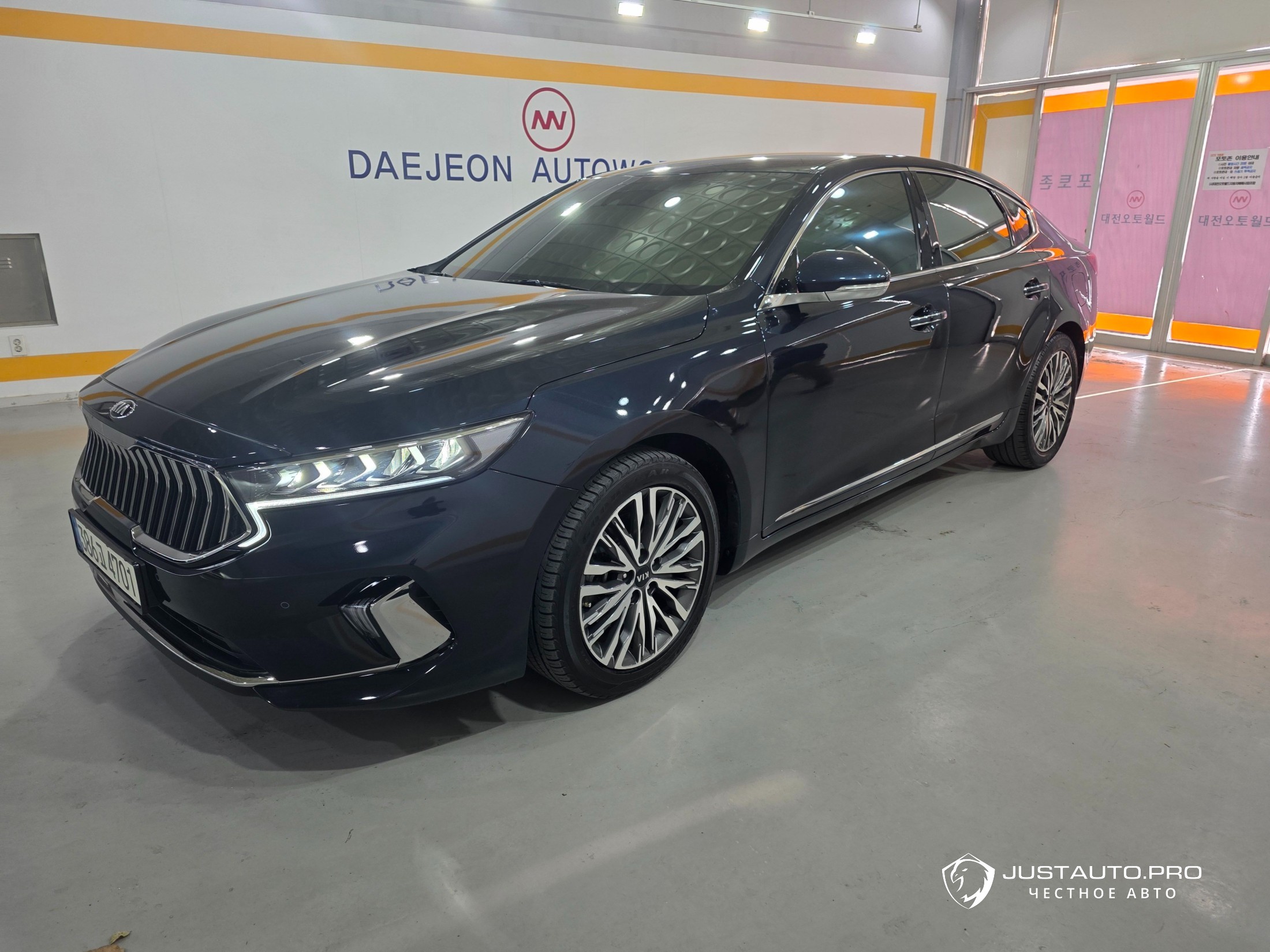 Автомобиль Kia K7