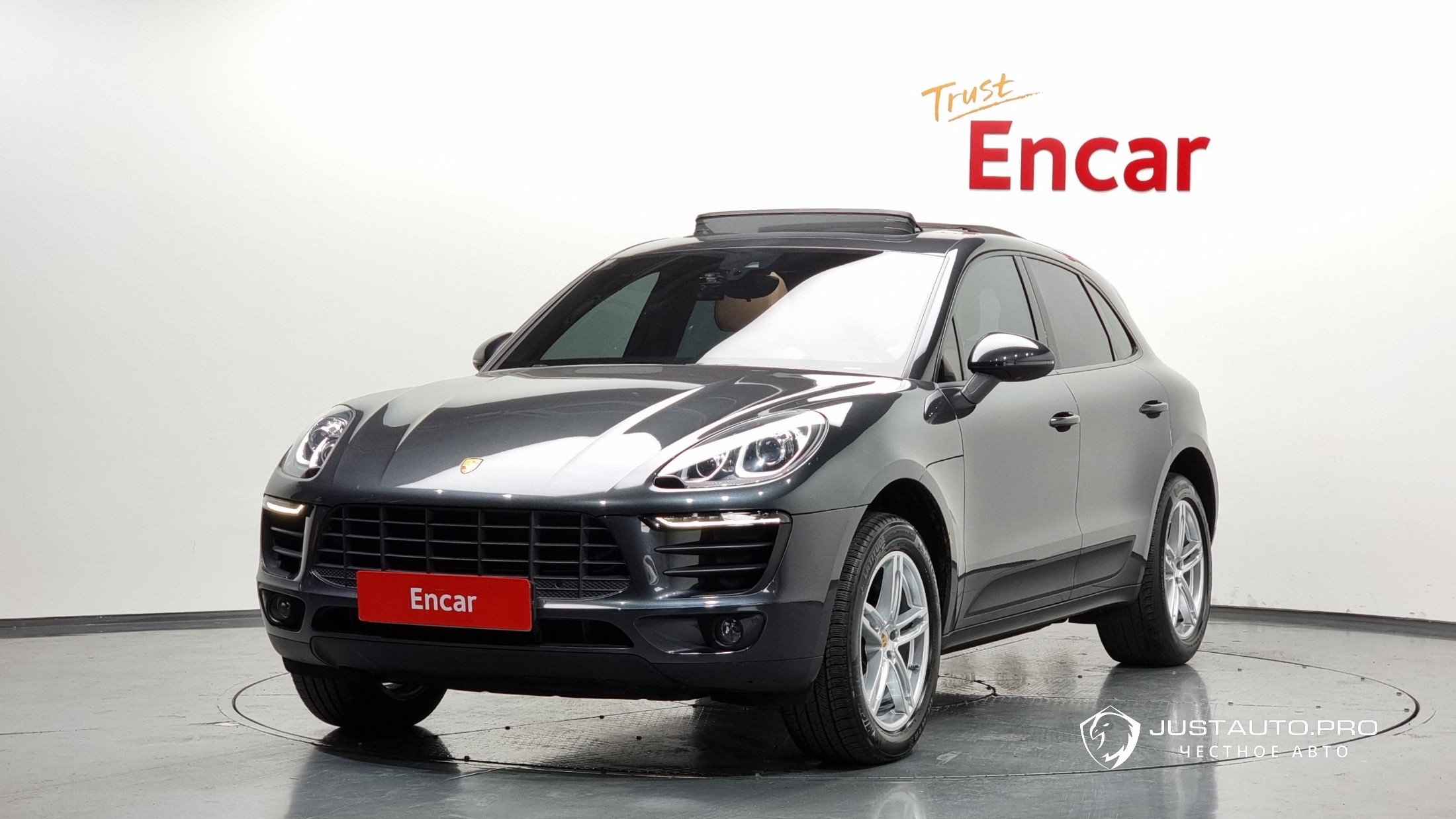 Автомобиль Porsche Macan