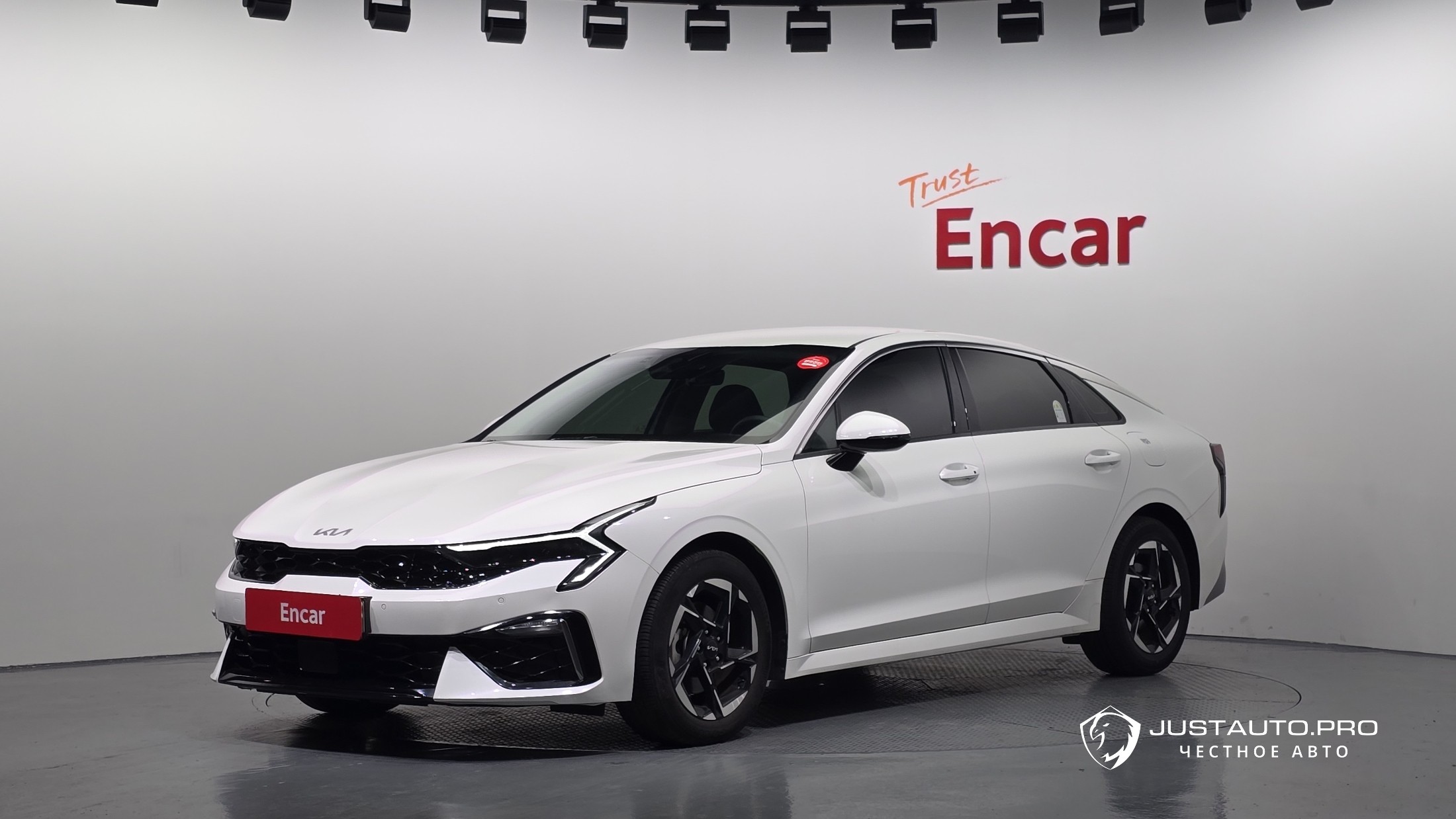 Автомобиль Kia K5