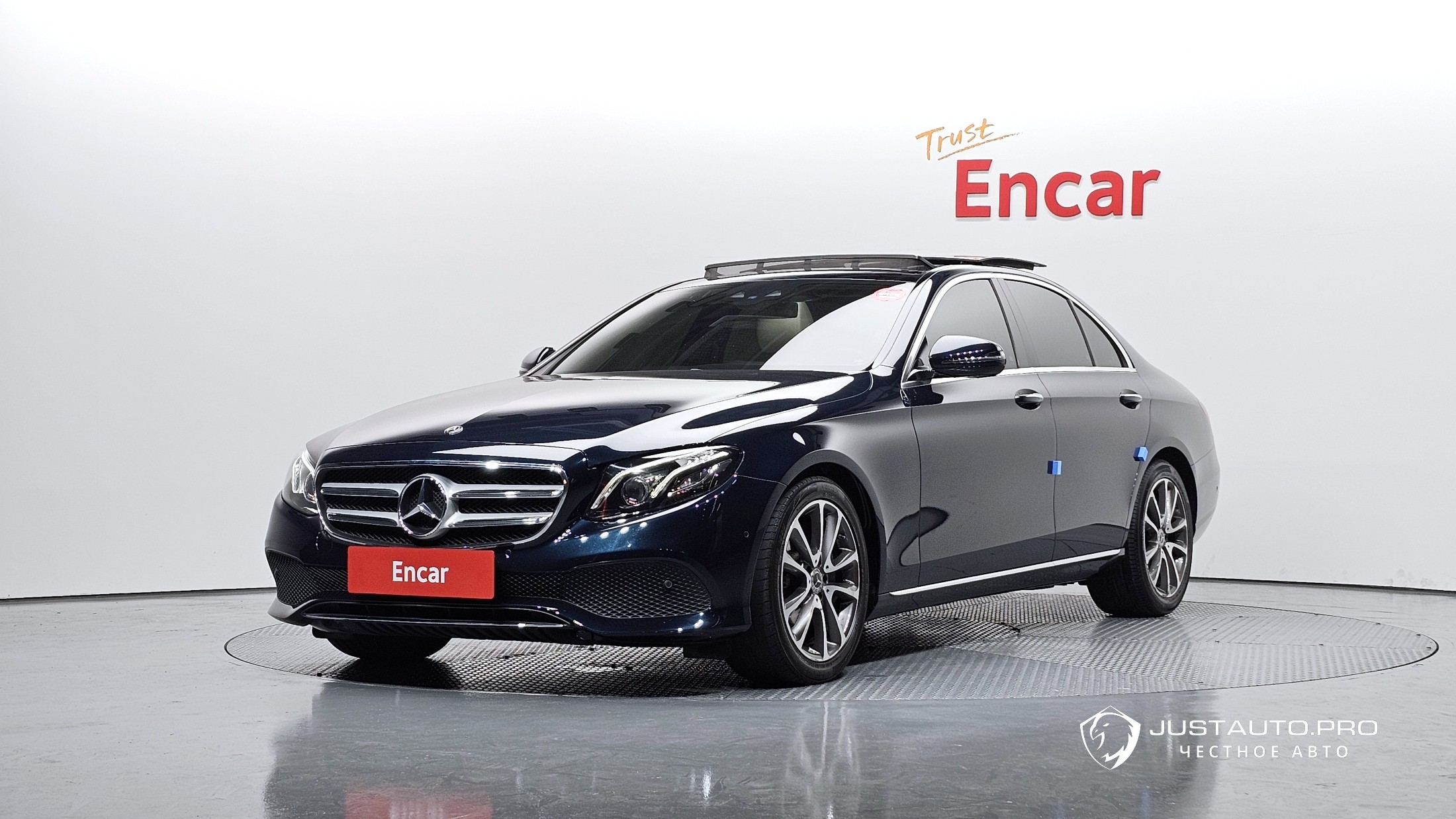 Автомобиль Mercedes-Benz E-Class
