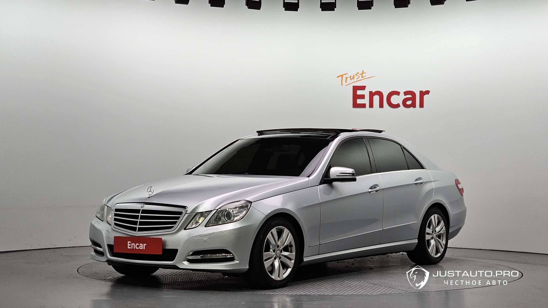 Автомобиль Mercedes-Benz E-Class