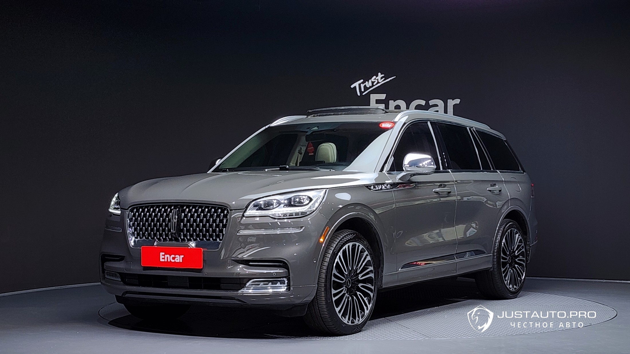 Автомобиль Lincoln Aviator