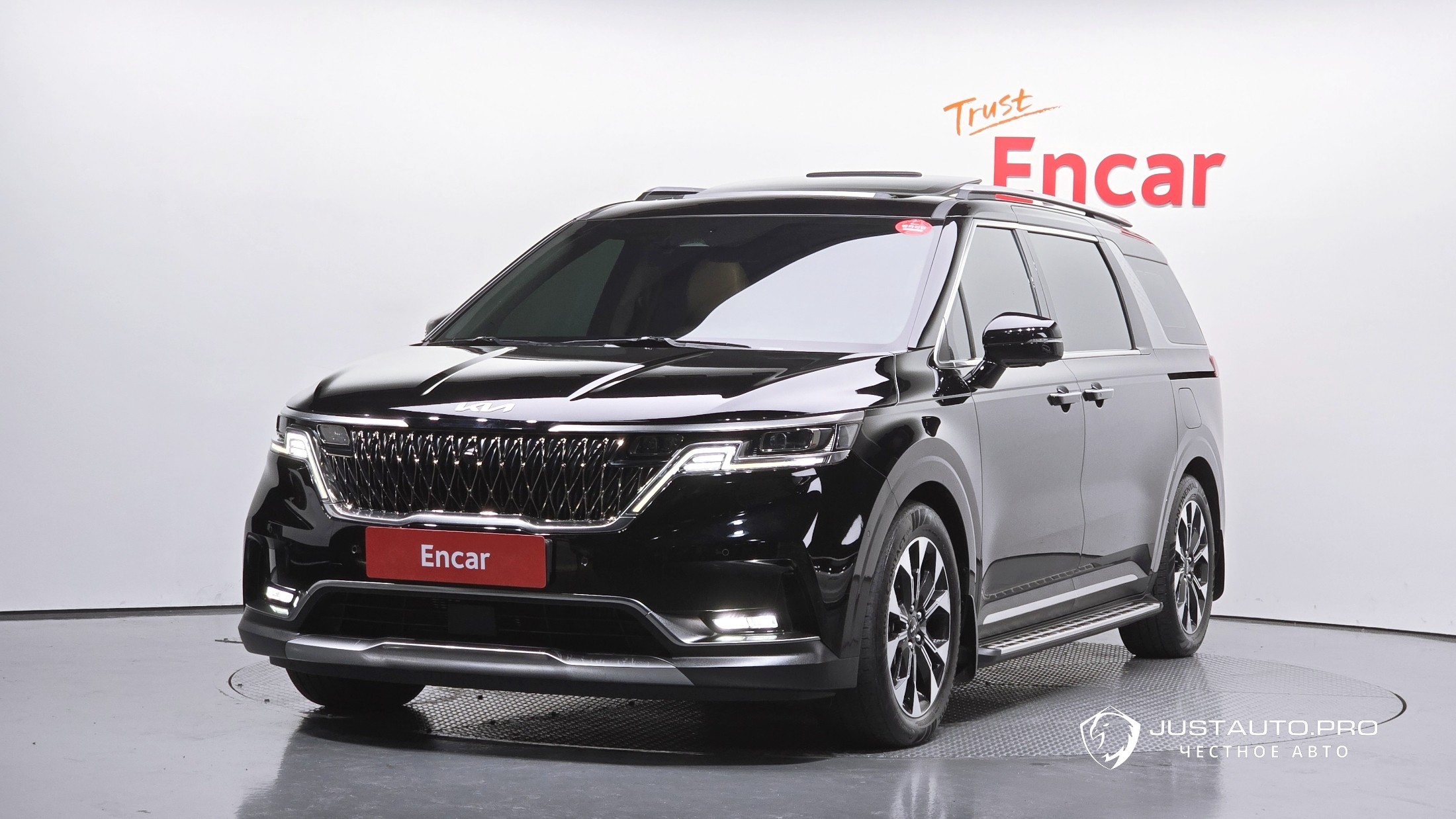 Автомобиль Kia Canival