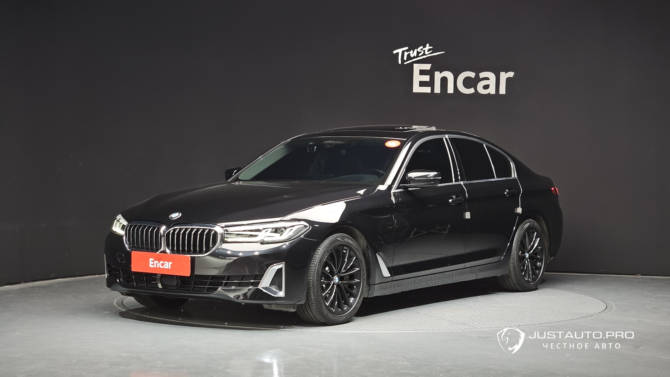 Автомобиль BMW 5-Series