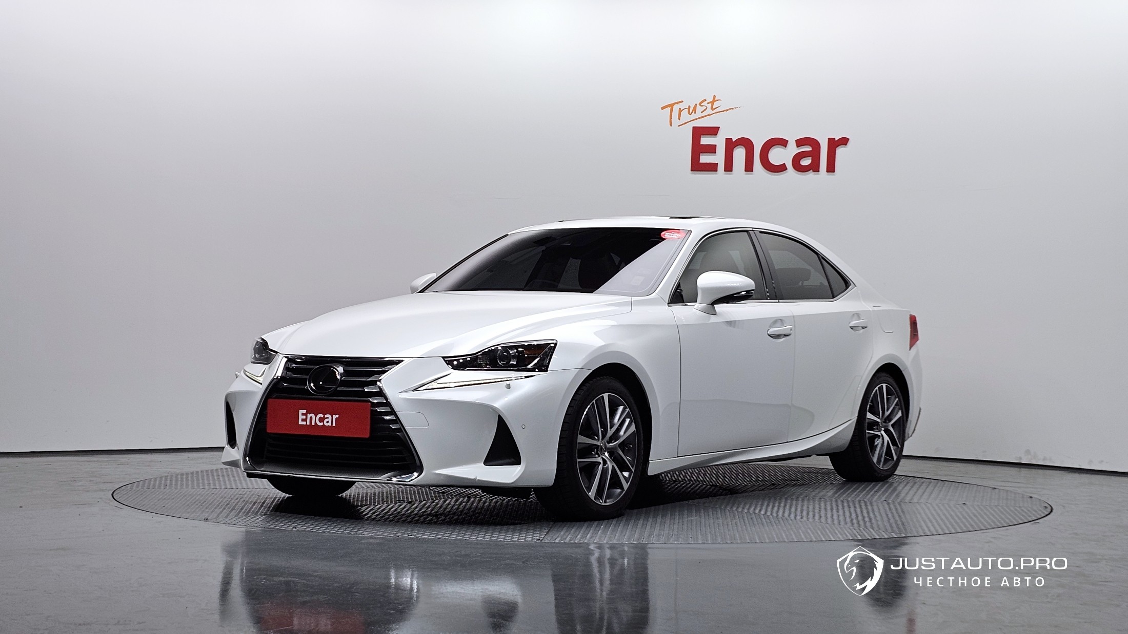 Автомобиль Lexus IS