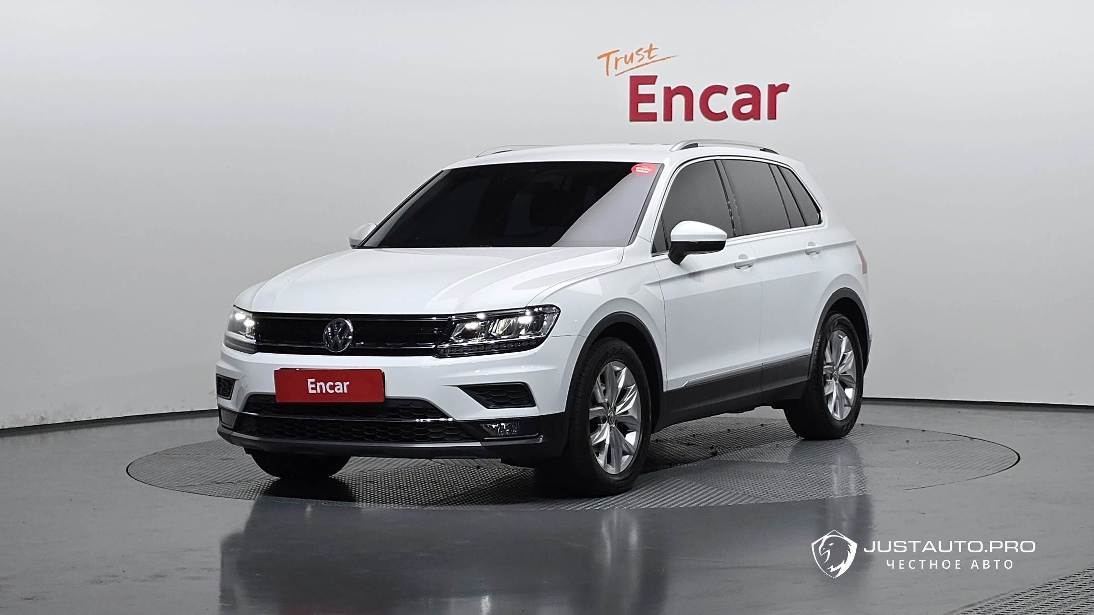 Автомобиль Volkswagen Tiguan
