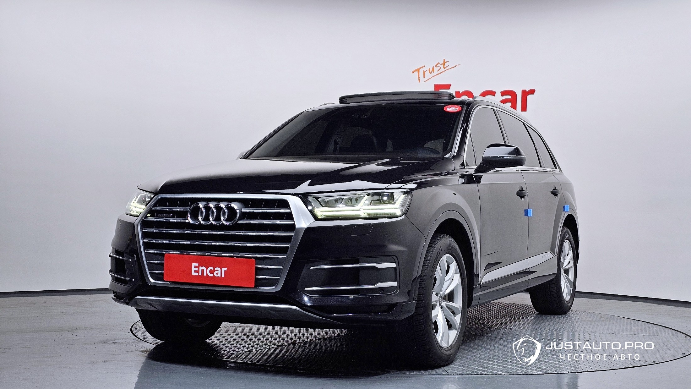 Автомобиль Audi Q7