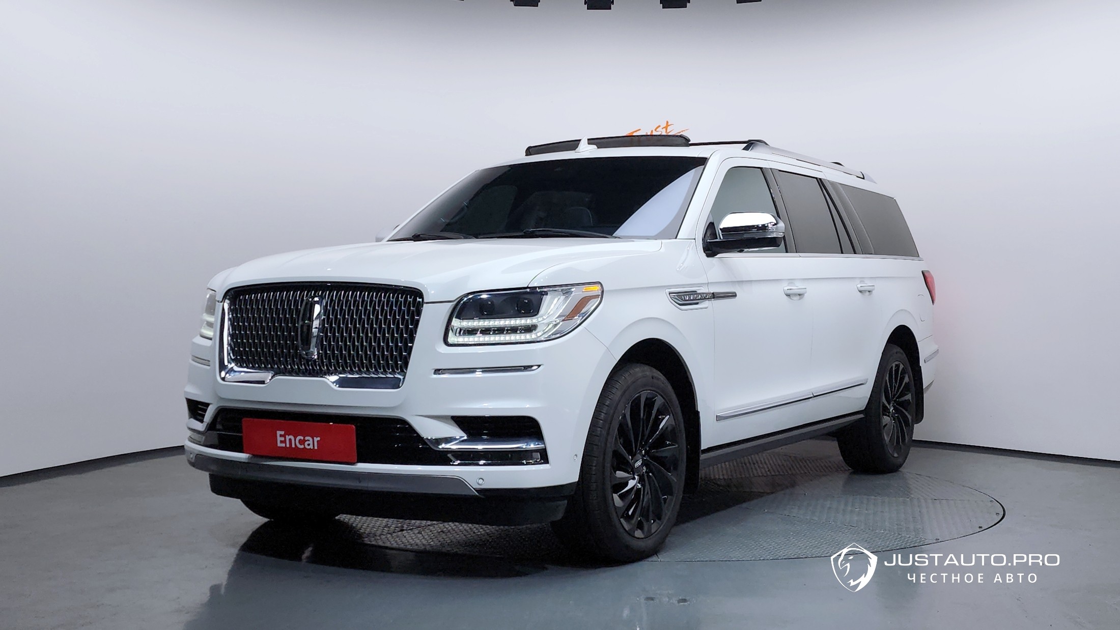 Автомобиль Lincoln Navigator