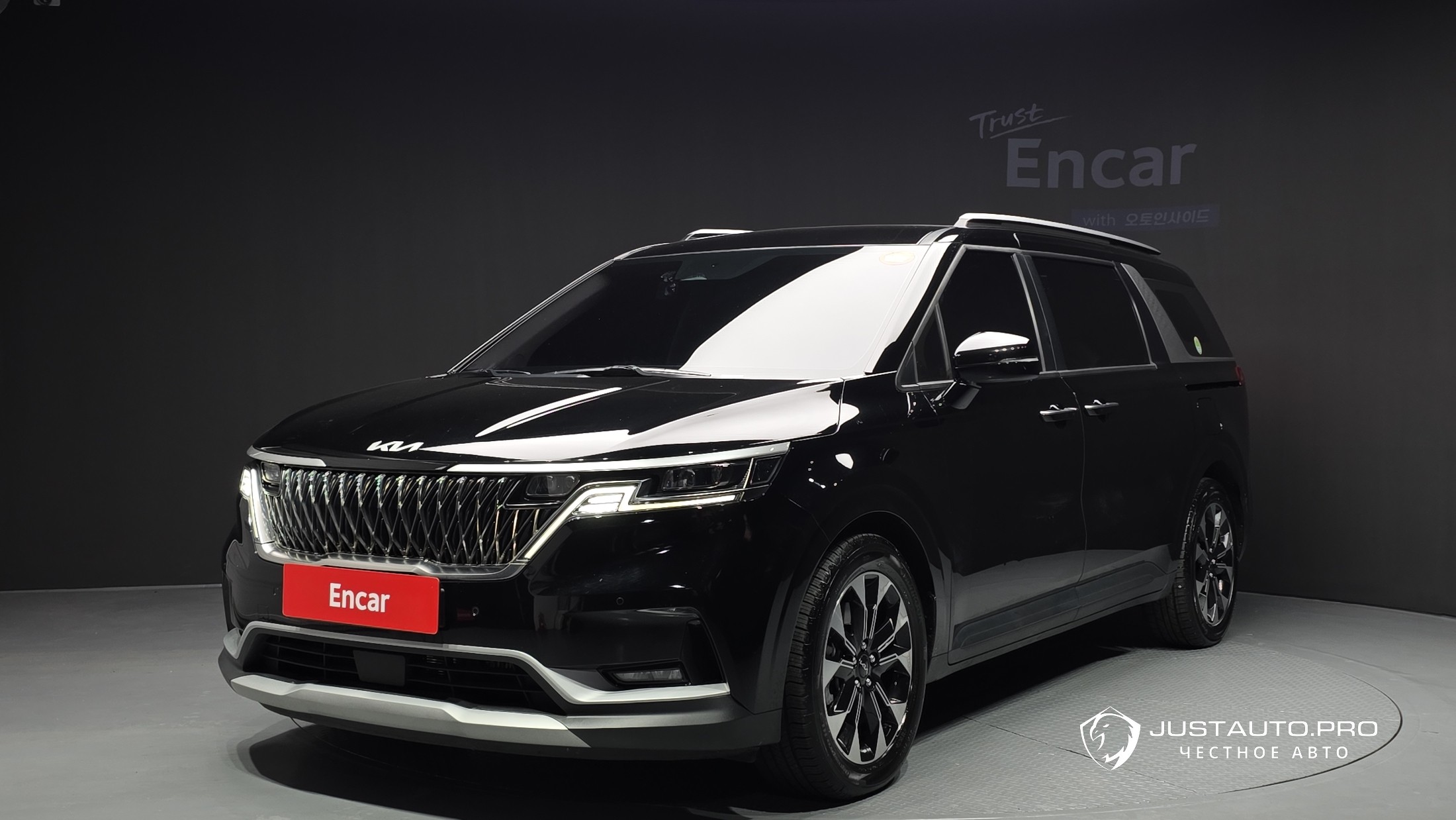 Автомобиль Kia Canival