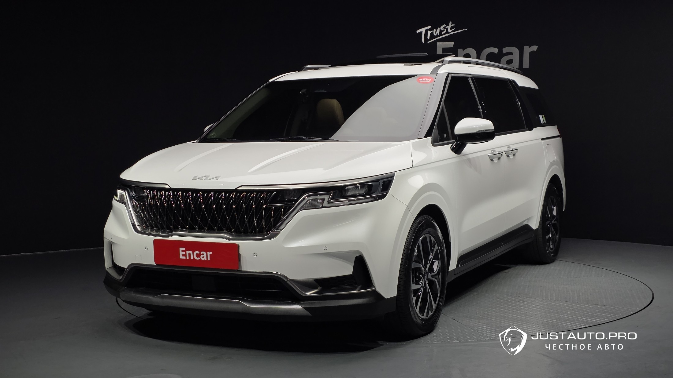 Автомобиль Kia Canival