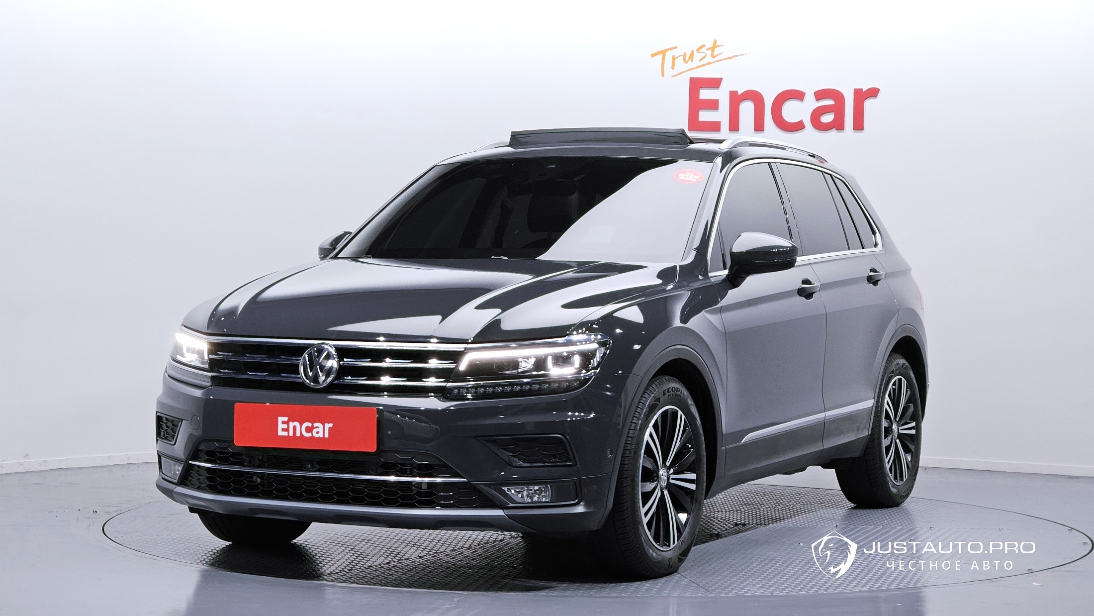 Автомобиль Volkswagen Tiguan