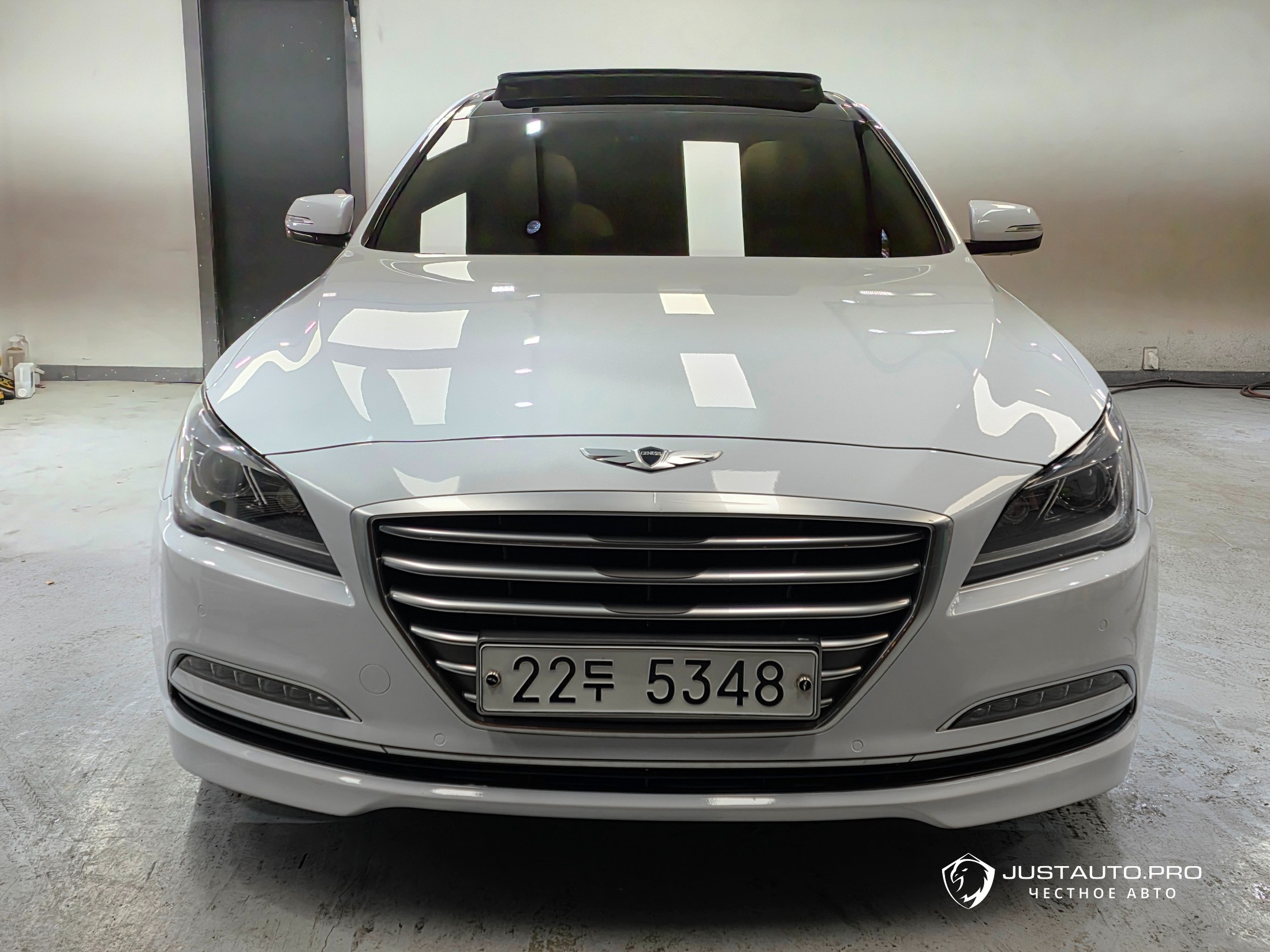 Автомобиль Hyundai Genesis