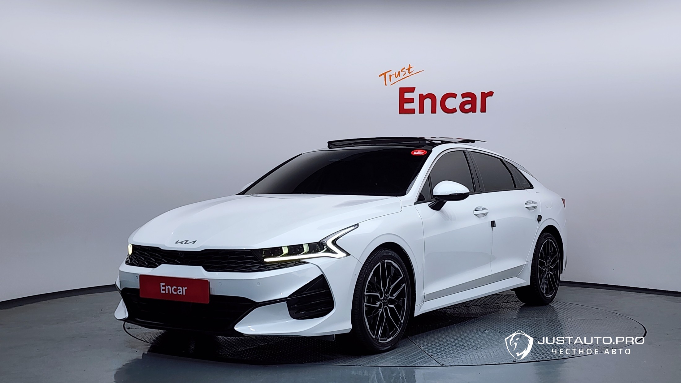 Автомобиль Kia K5