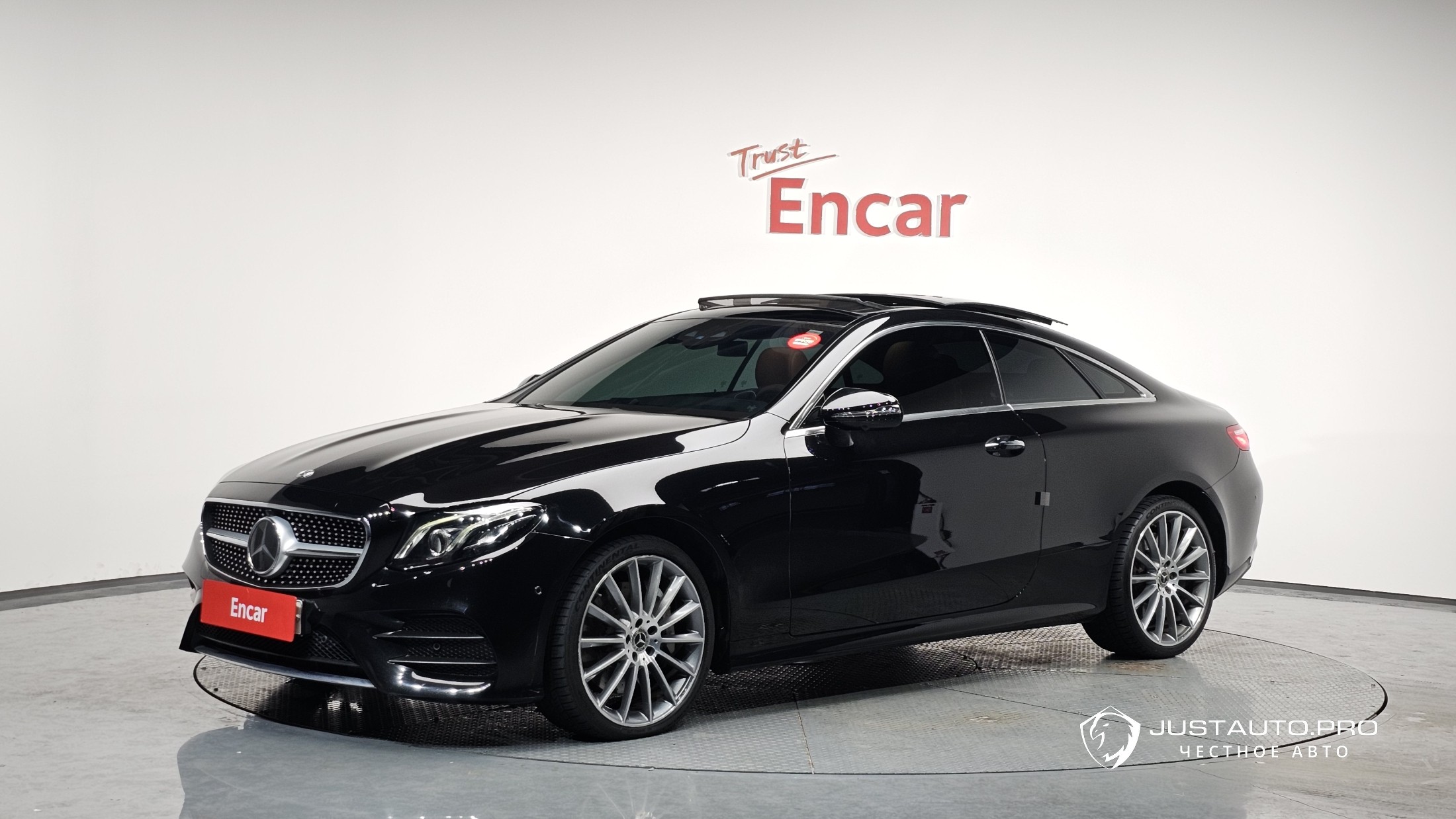 Автомобиль Mercedes-Benz E-Class