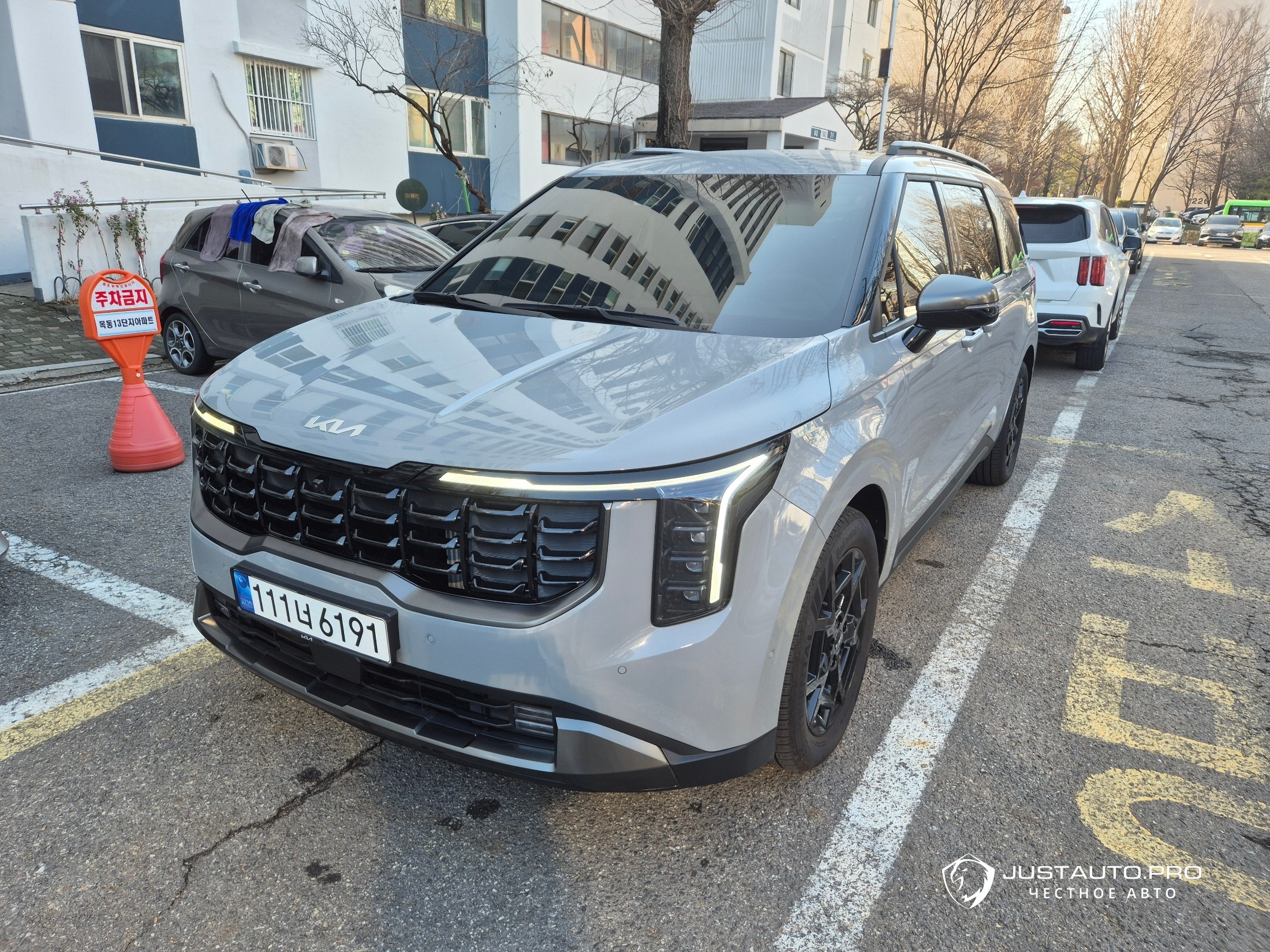 Автомобиль Kia Canival