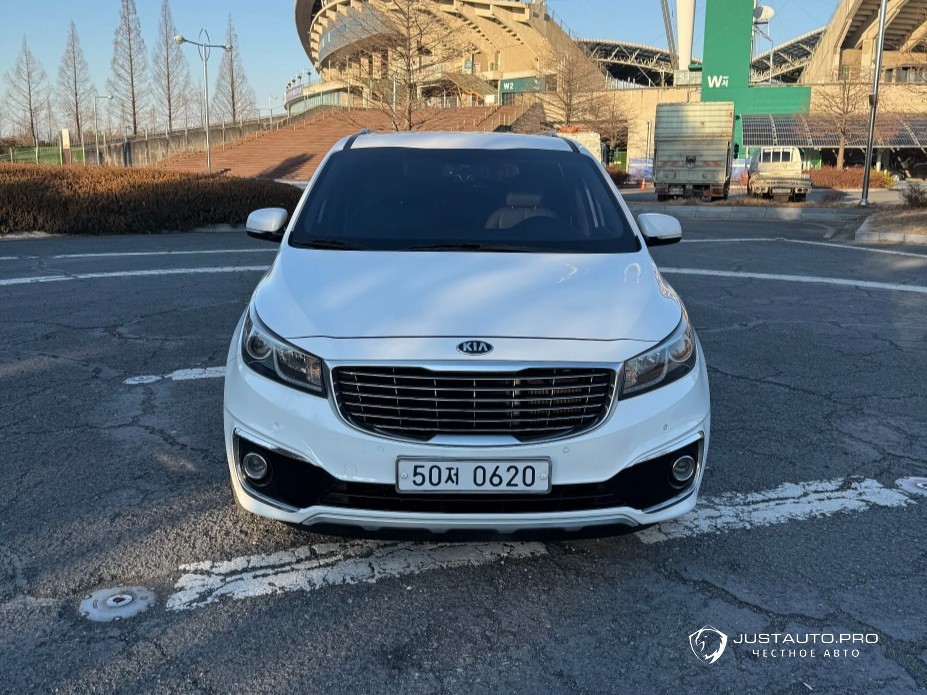 Автомобиль Kia Canival