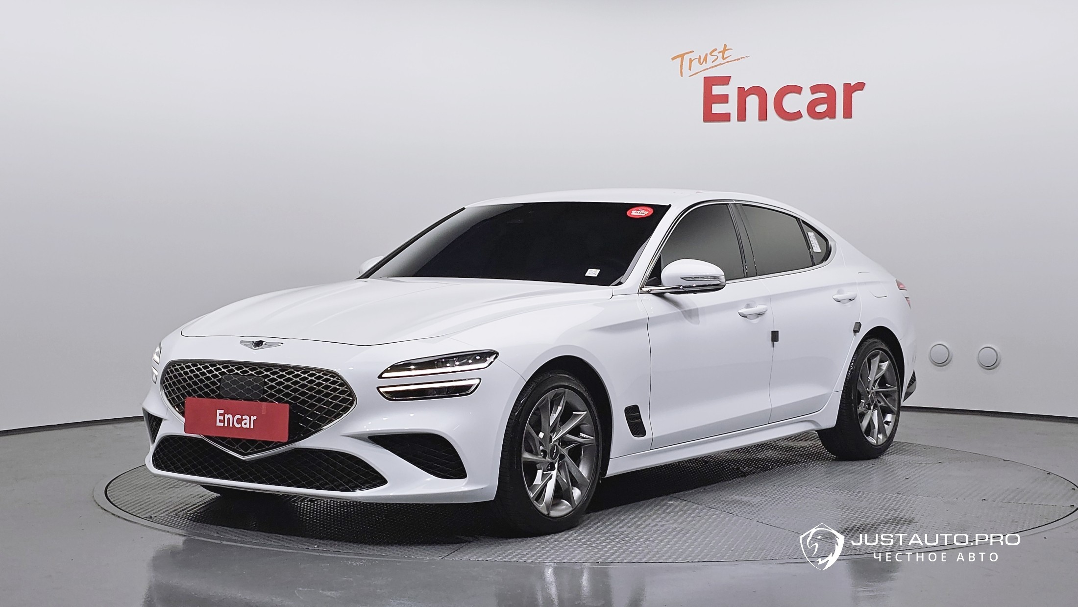 Автомобиль Genesis G70