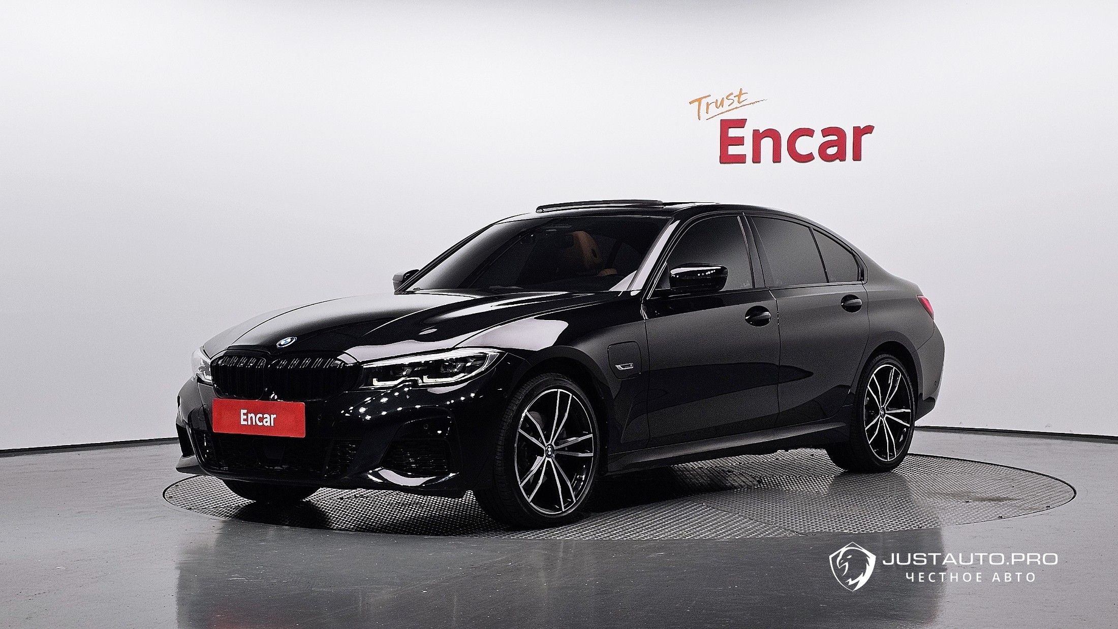 Автомобиль BMW 3-Series