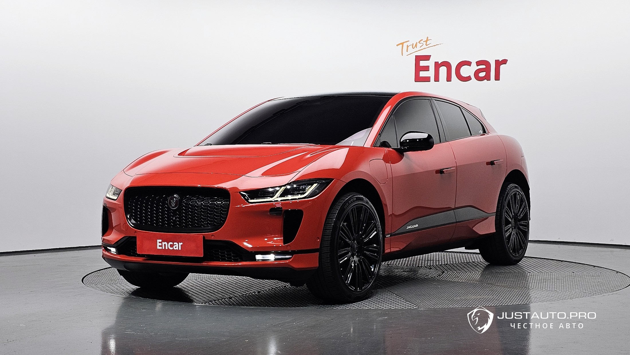 Автомобиль Jaguar I-PACE