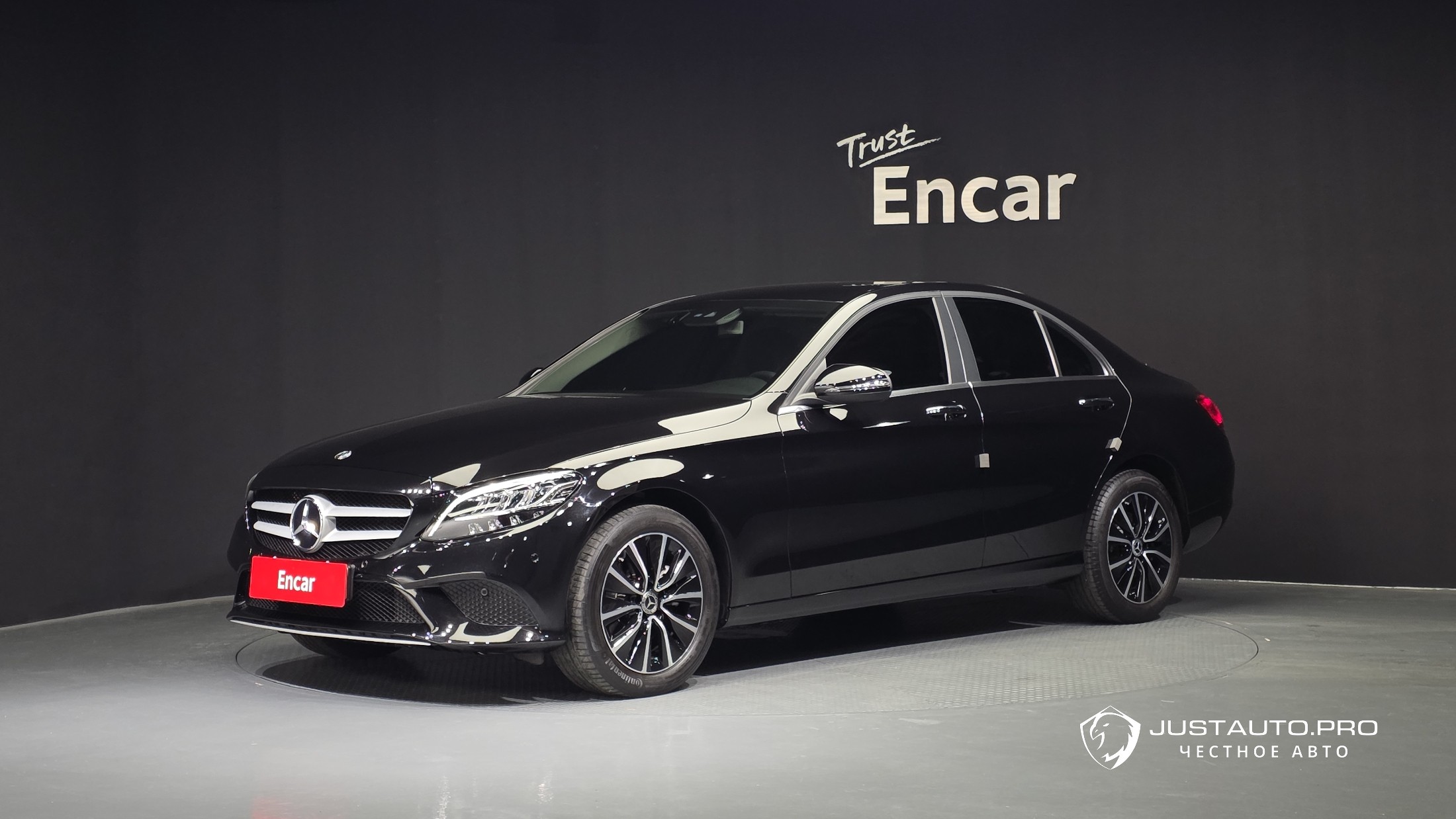 Автомобиль Mercedes-Benz C-Class