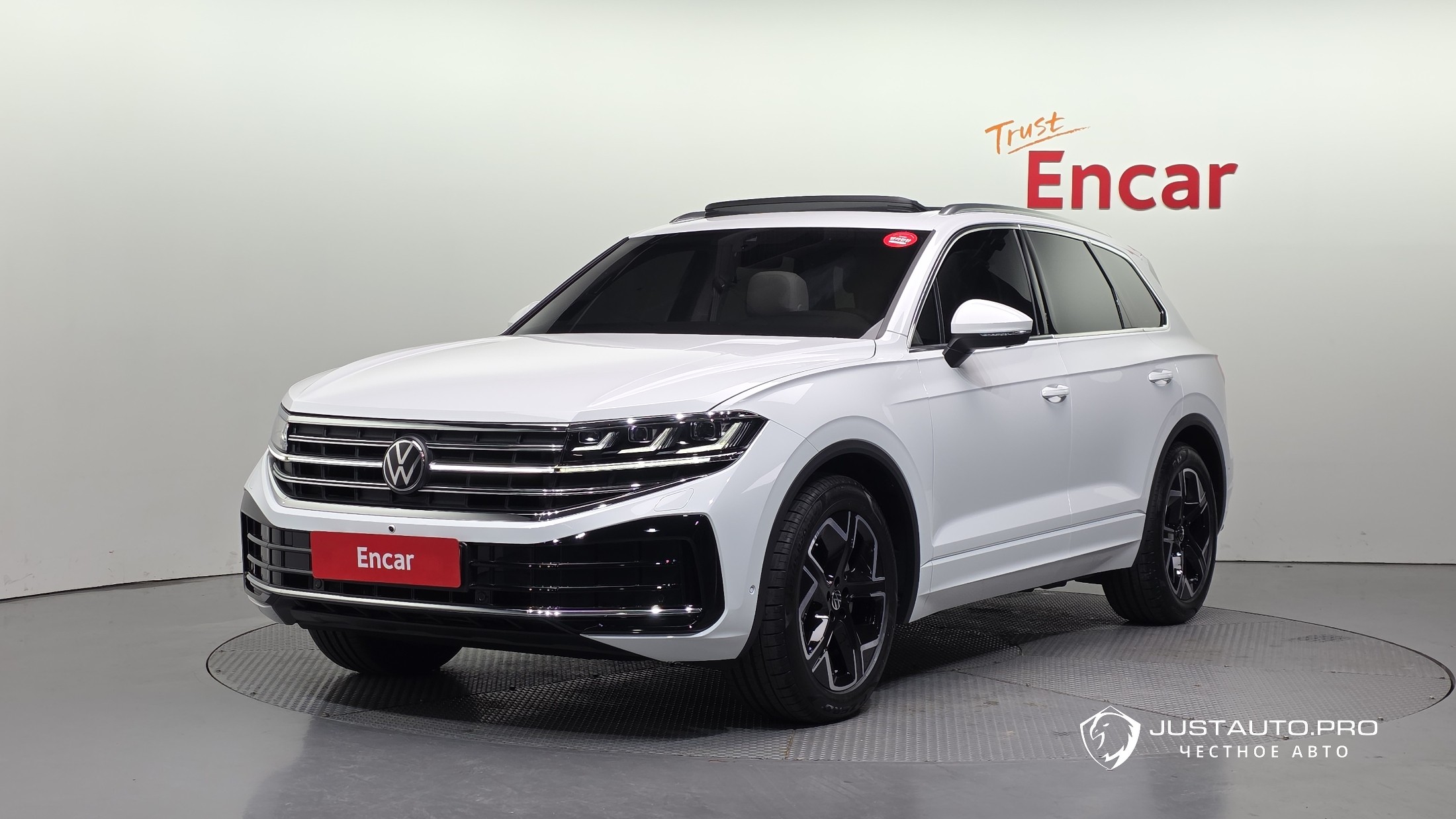 Автомобиль Volkswagen Touareg
