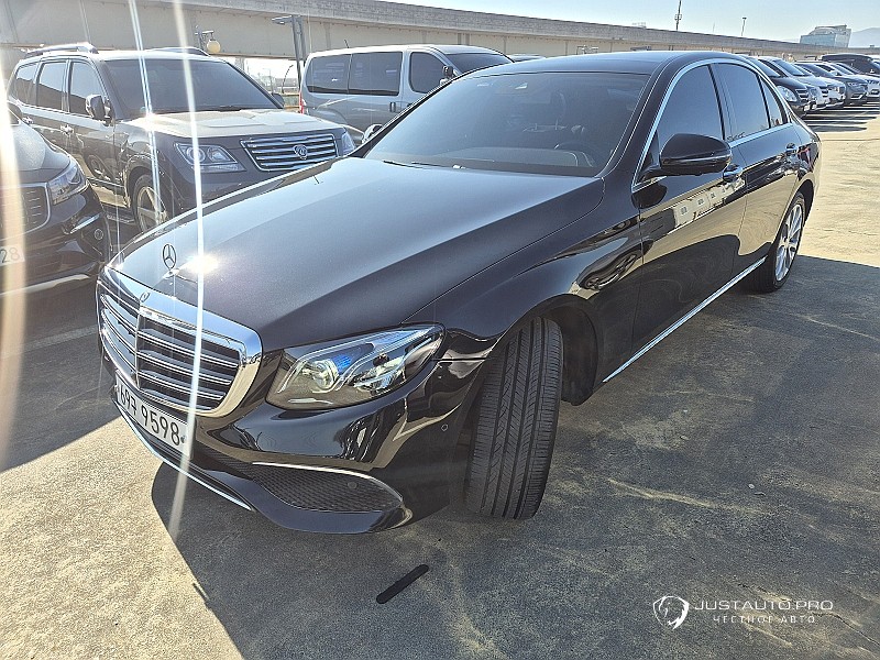 Автомобиль Mercedes-Benz E-Class