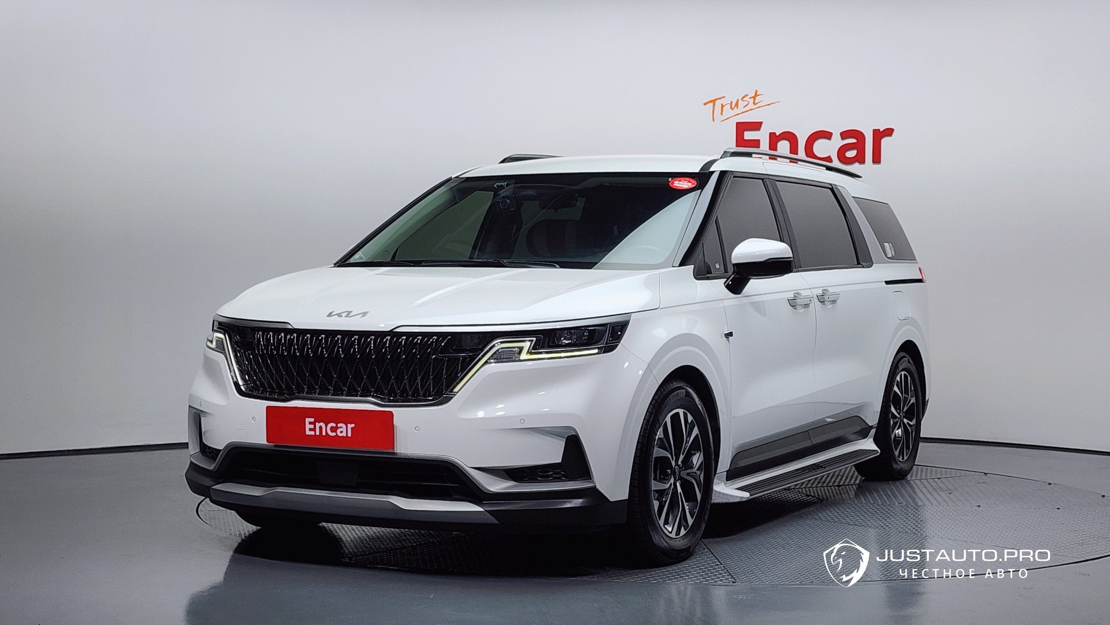 Автомобиль Kia Canival