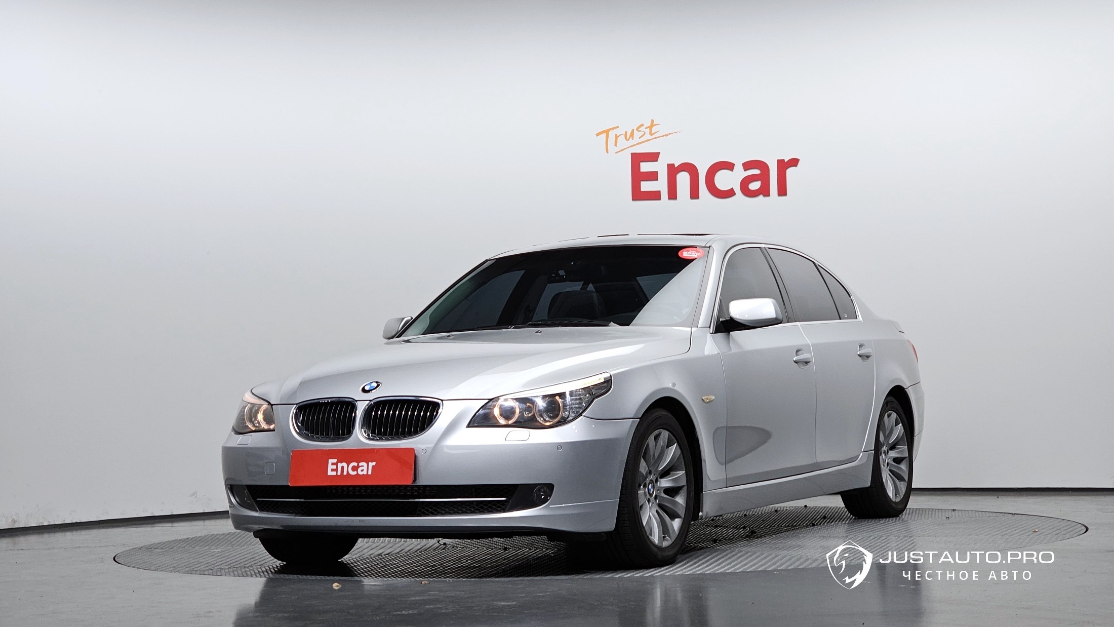 Автомобиль BMW 5-Series