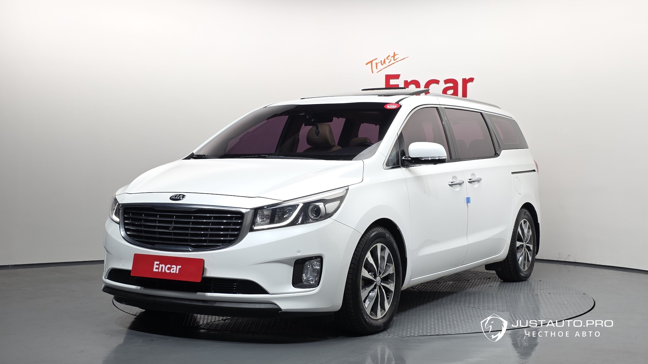 Автомобиль Kia Canival