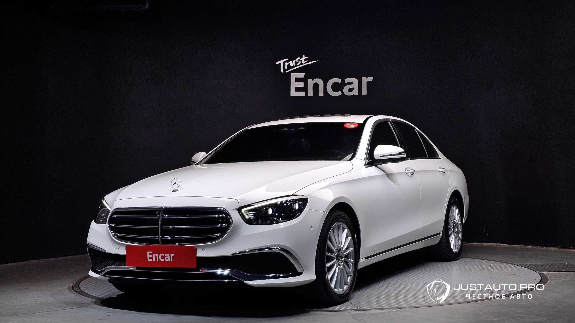 Автомобиль Mercedes-Benz E-Class