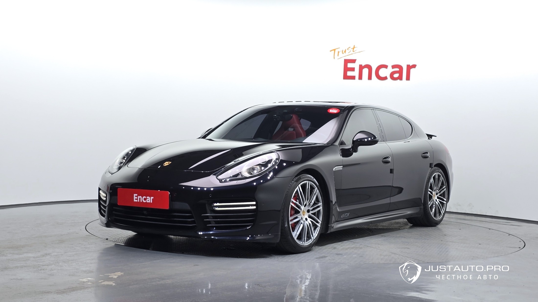 Автомобиль Porsche Panamera