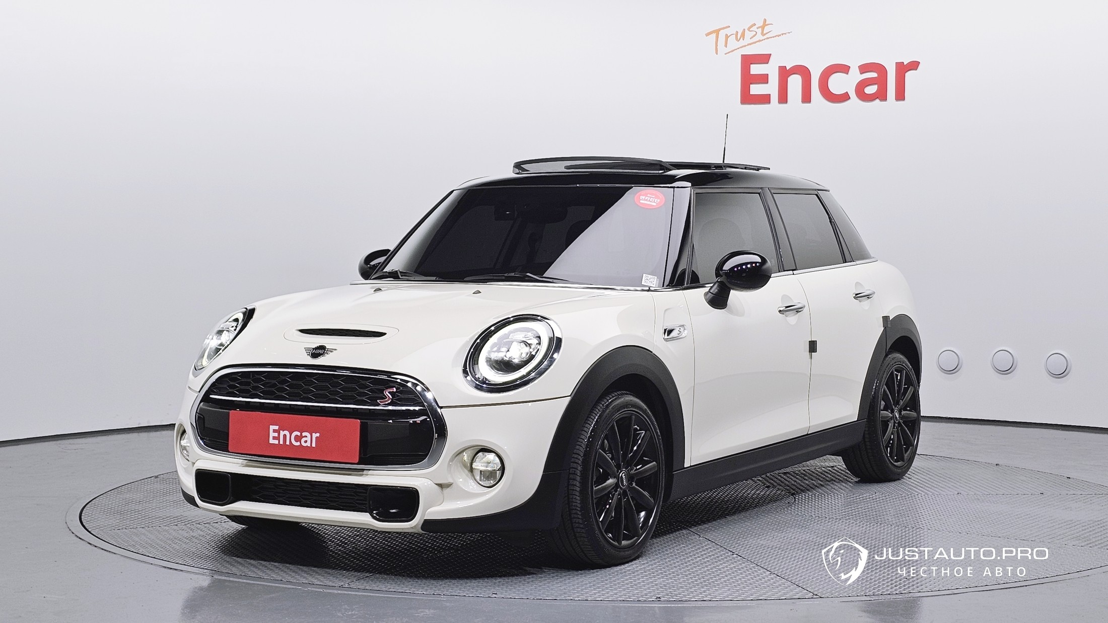 Автомобиль Mini Cooper