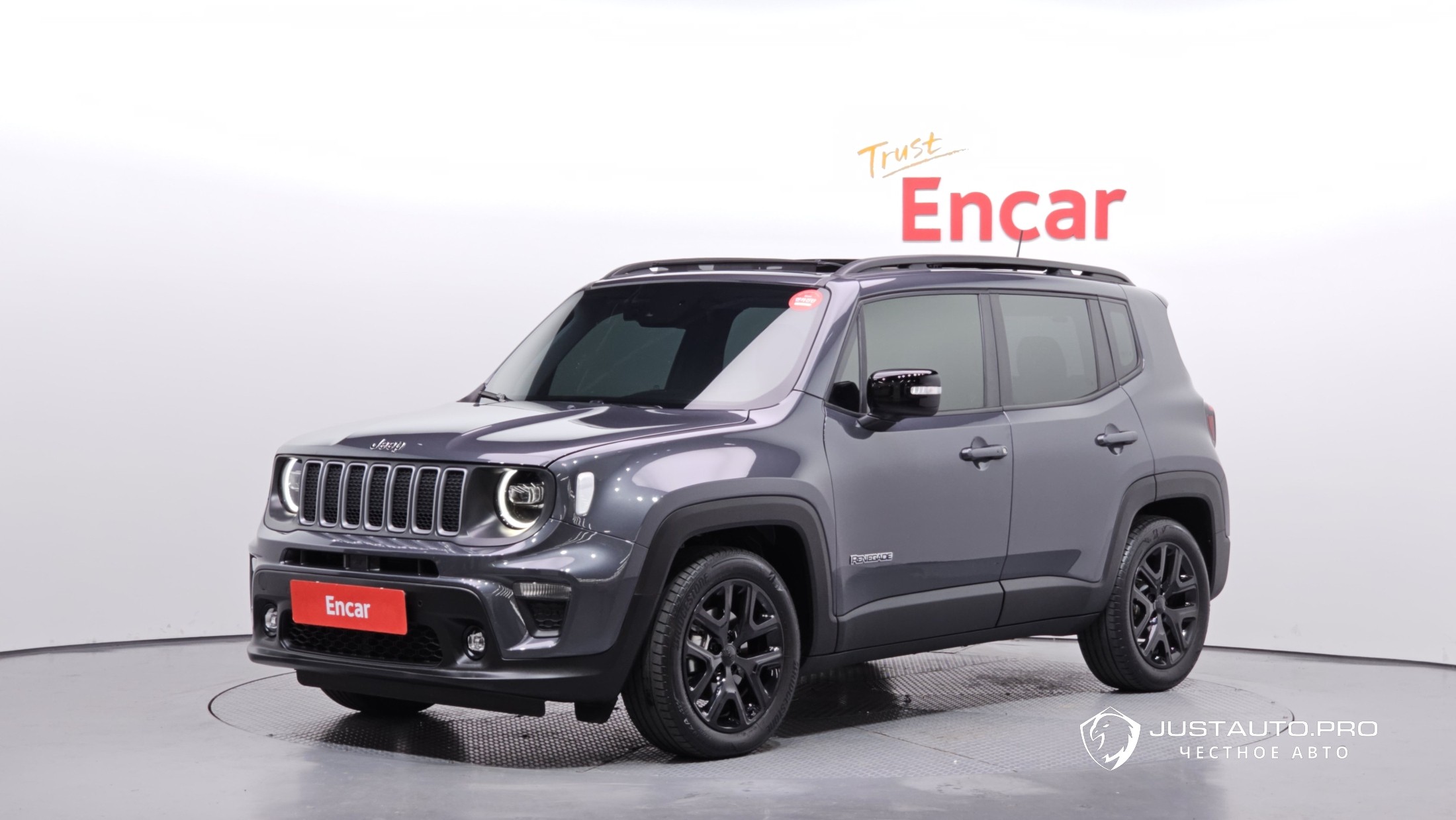 Автомобиль Jeep Renegade