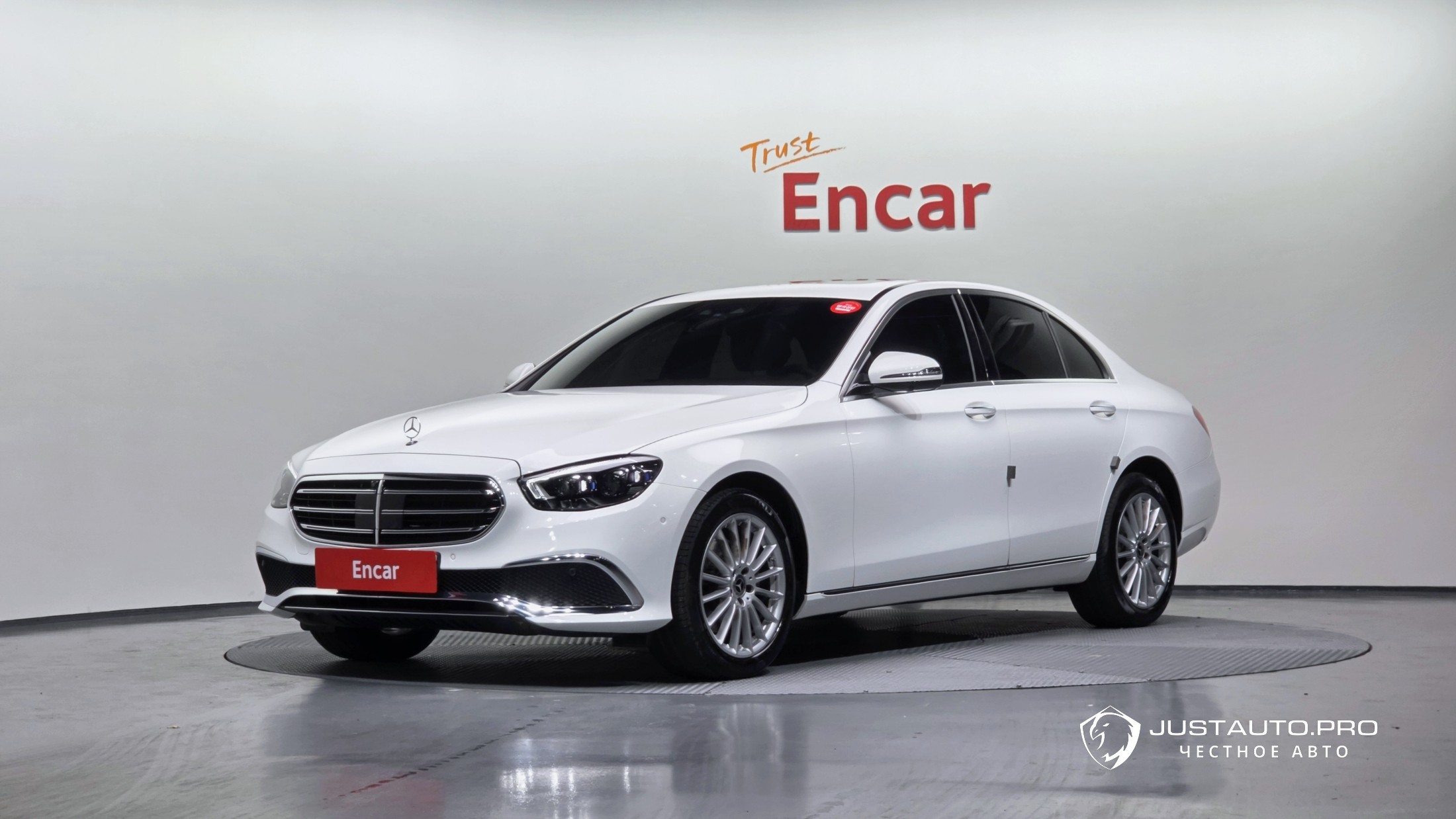 Автомобиль Mercedes-Benz E-Class