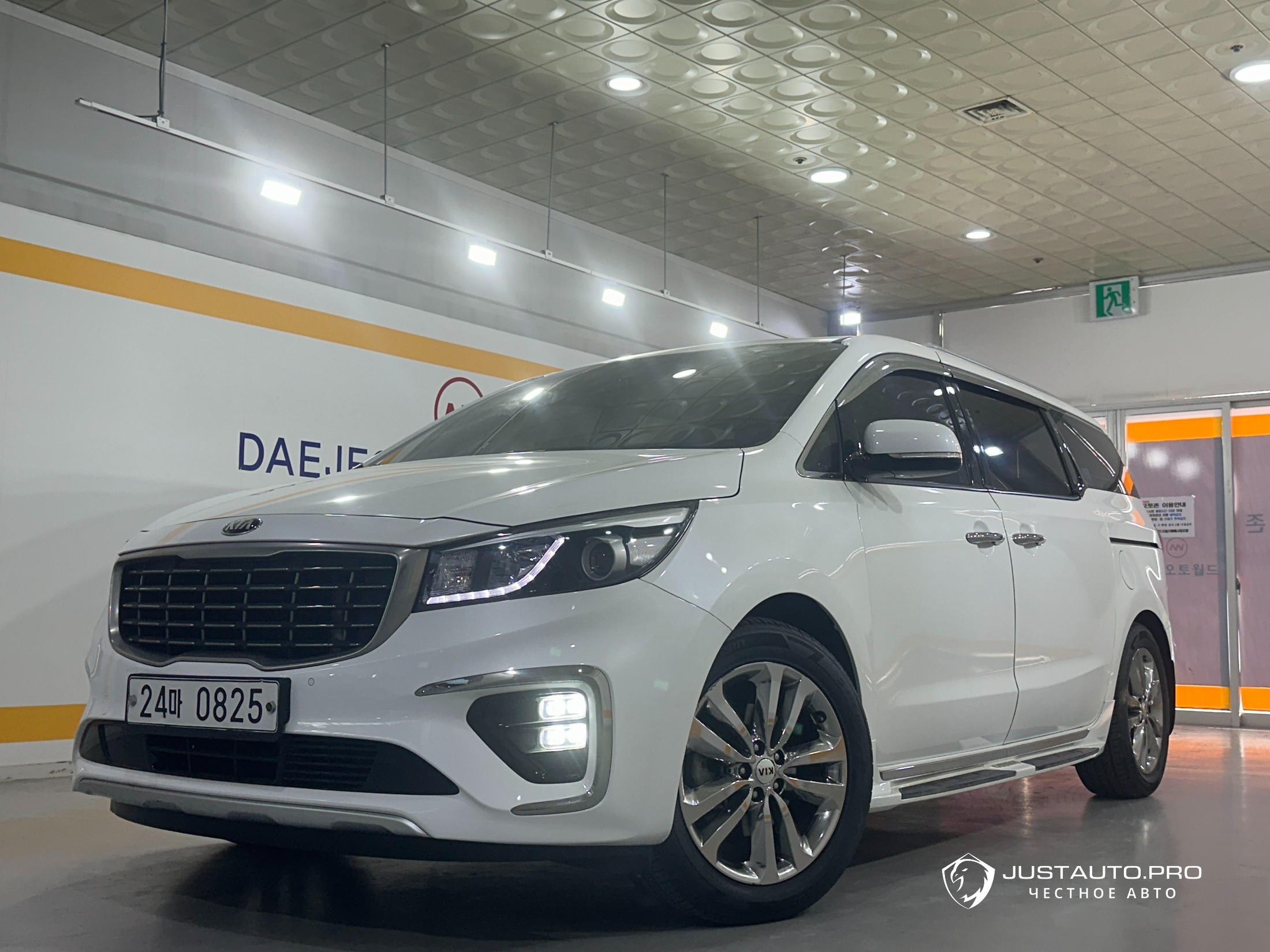 Автомобиль Kia Canival