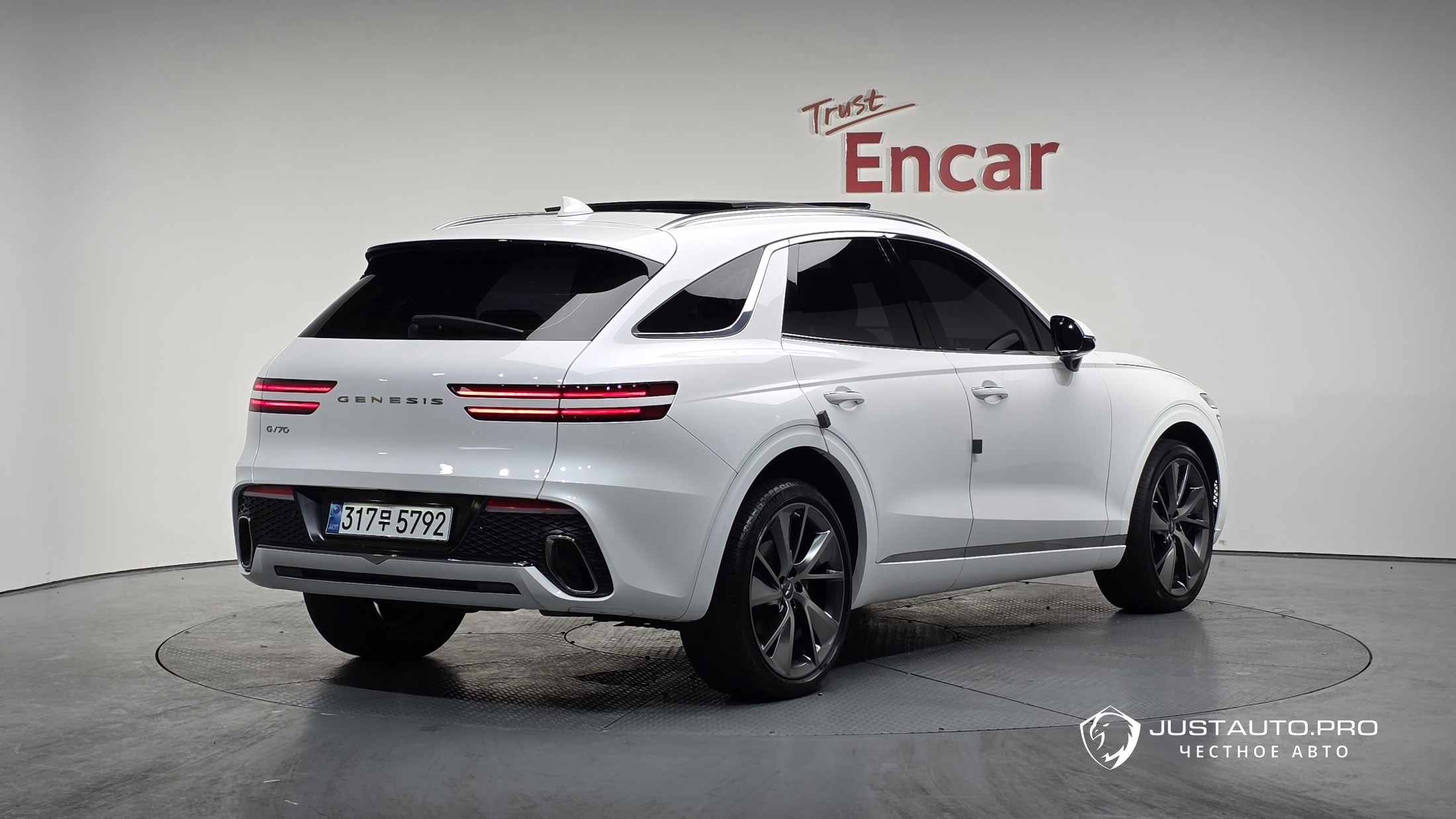 Автомобиль Genesis GV70