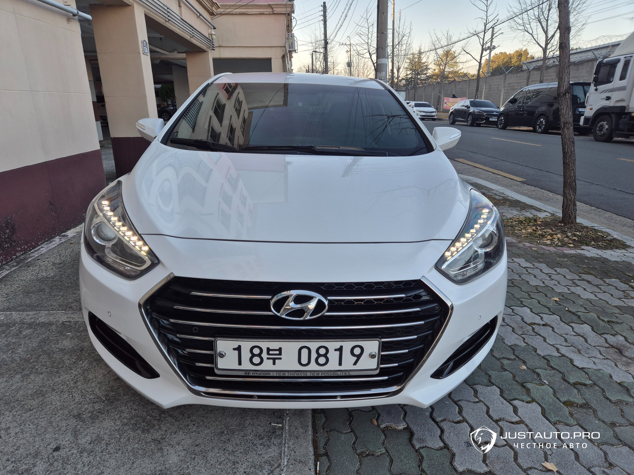 Автомобиль Hyundai i40