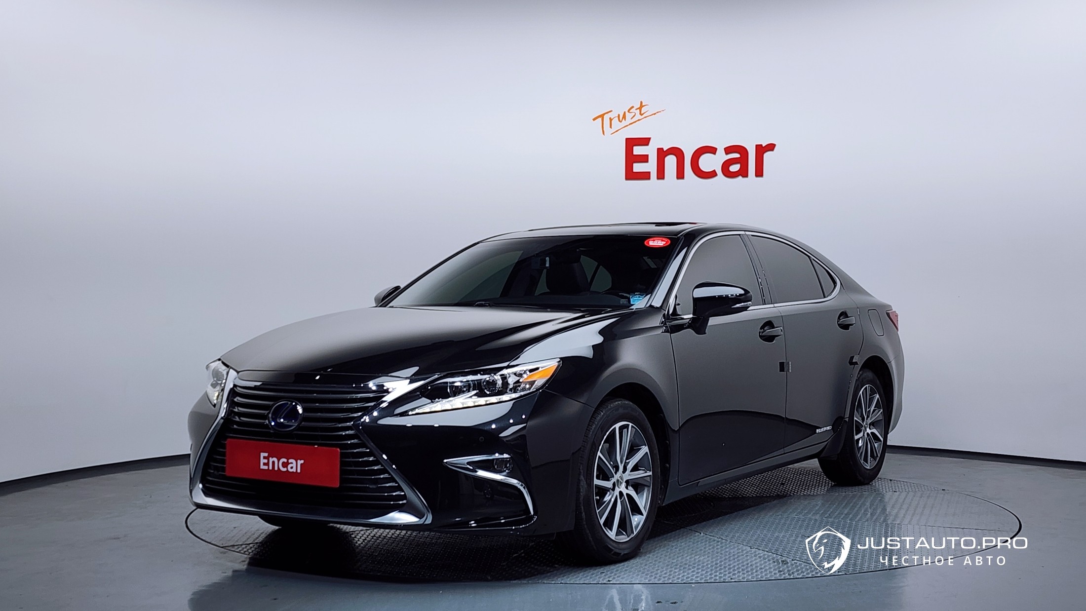 Автомобиль Lexus ES