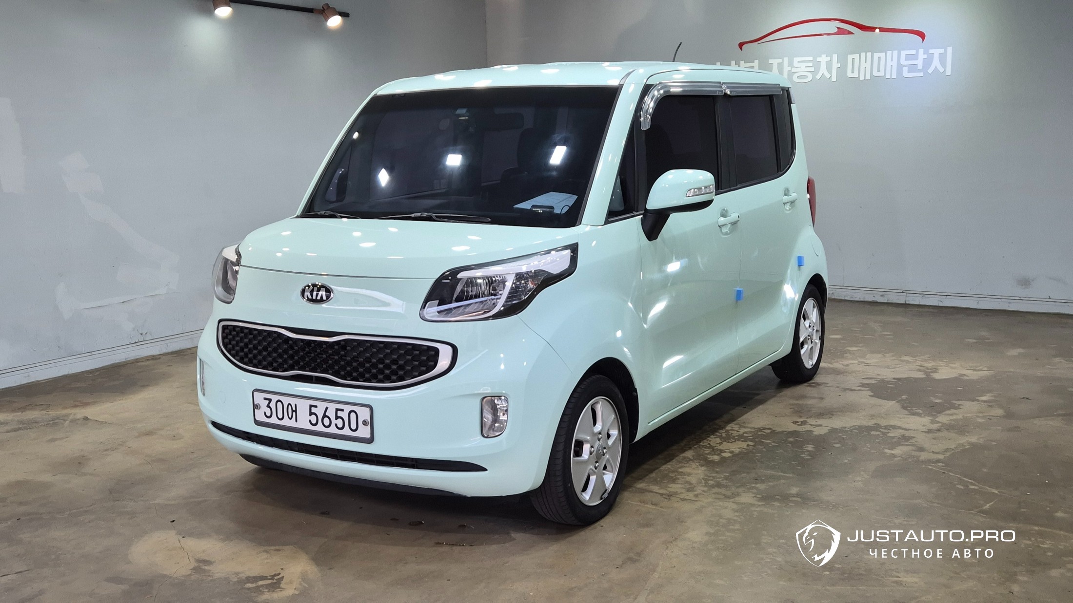 Автомобиль Kia RAY