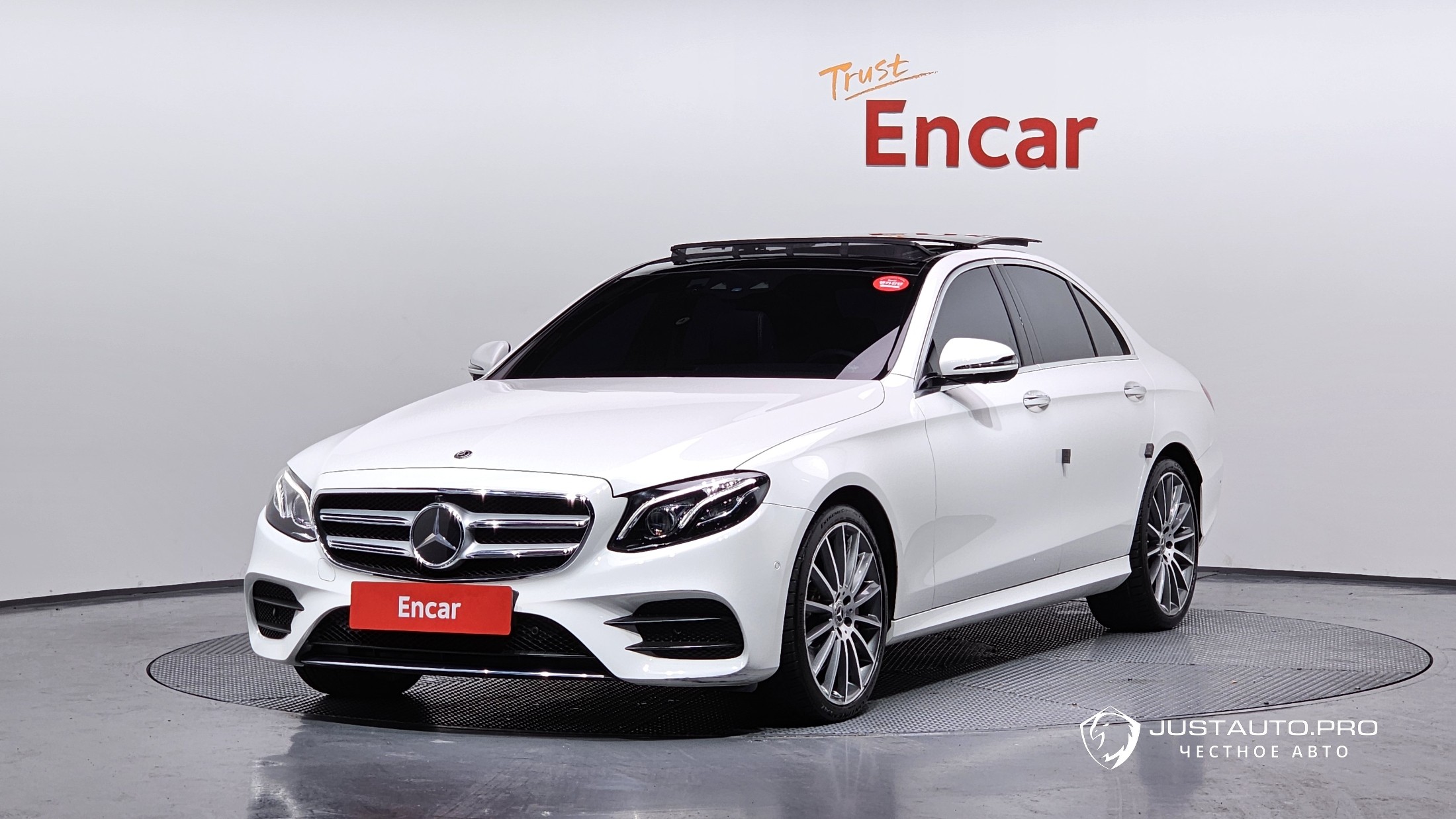 Автомобиль Mercedes-Benz E-Class