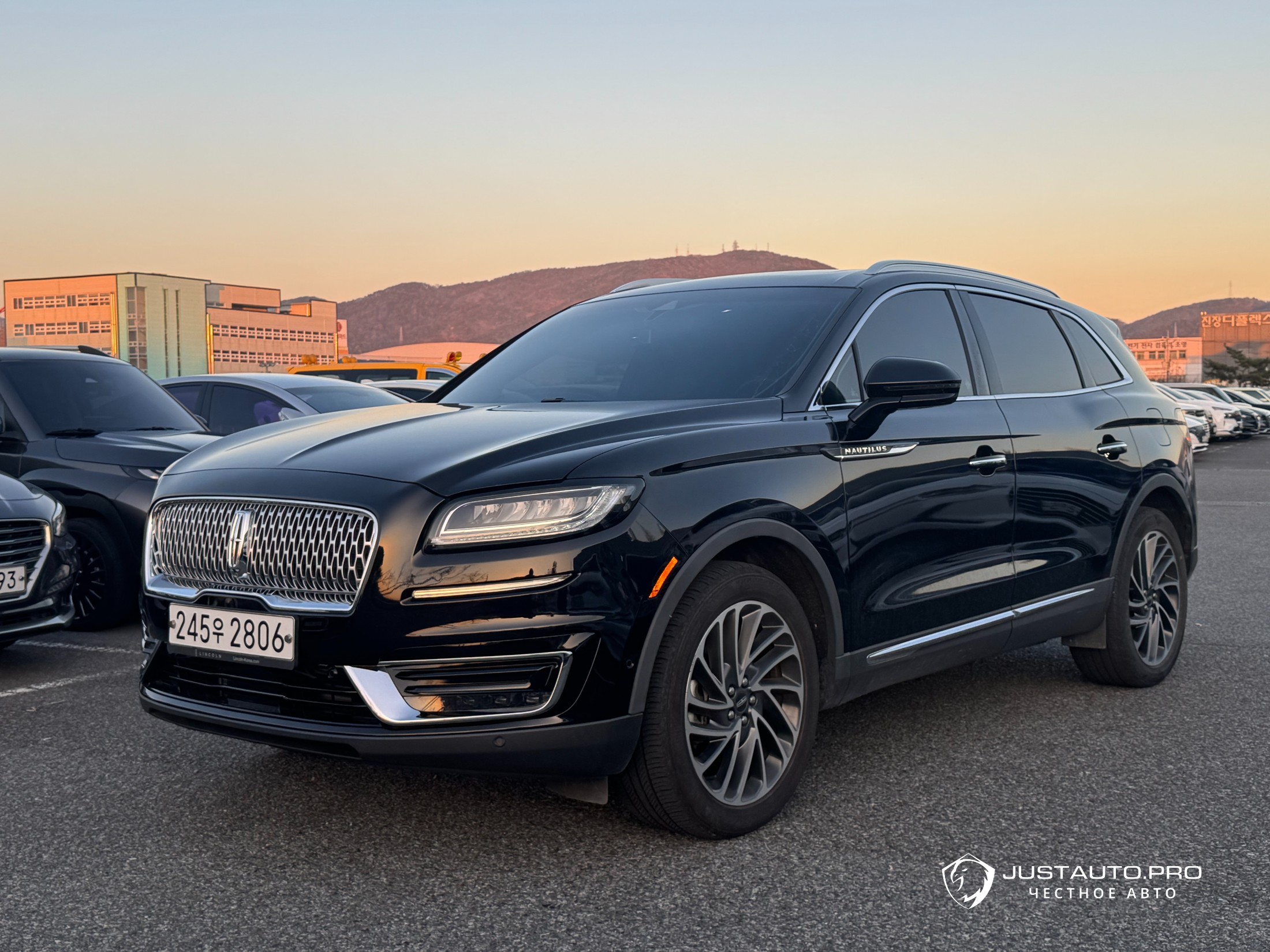 Автомобиль Lincoln Nautilus