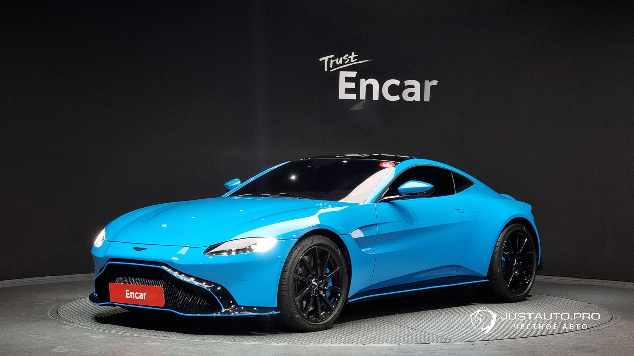 Автомобиль Astonmartin Vantage